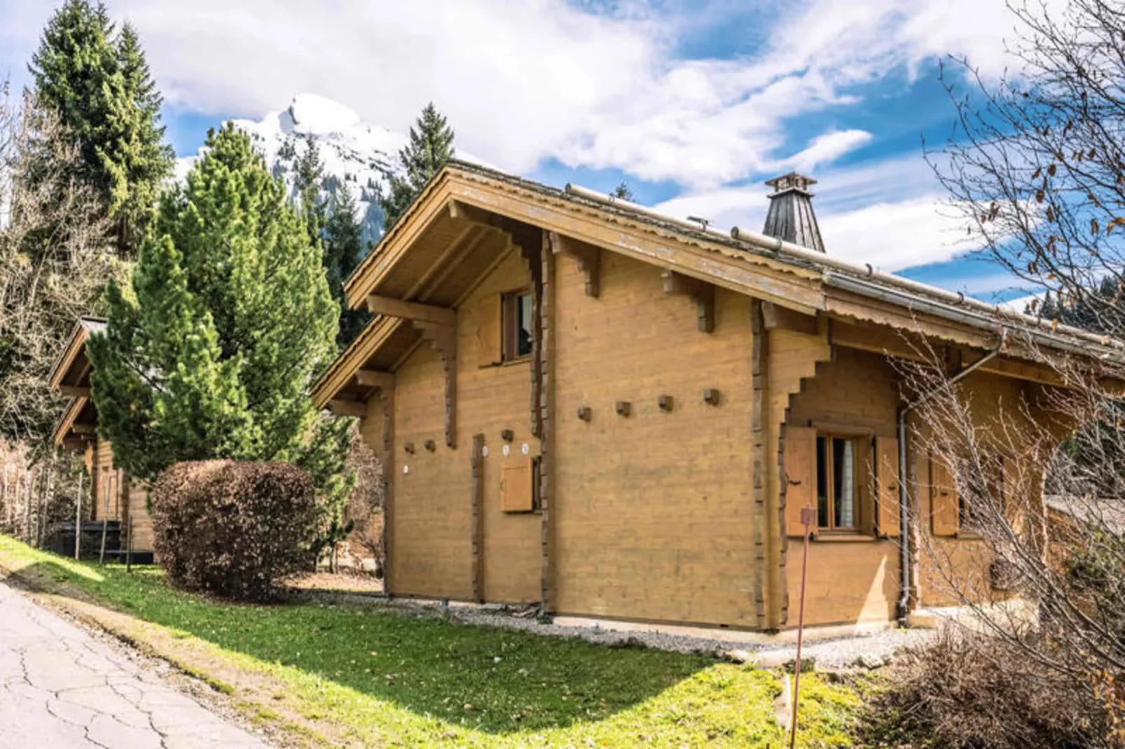 Chalet Gotty Joly L'bele-Buitenkant zomer