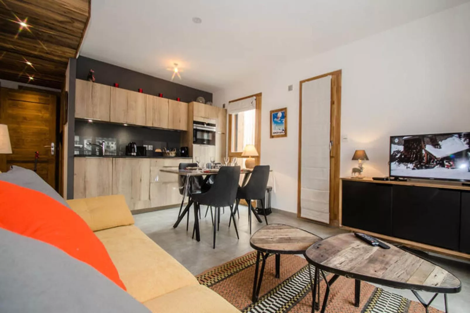 Résidence Androsace Du Lyret-Eetkamer