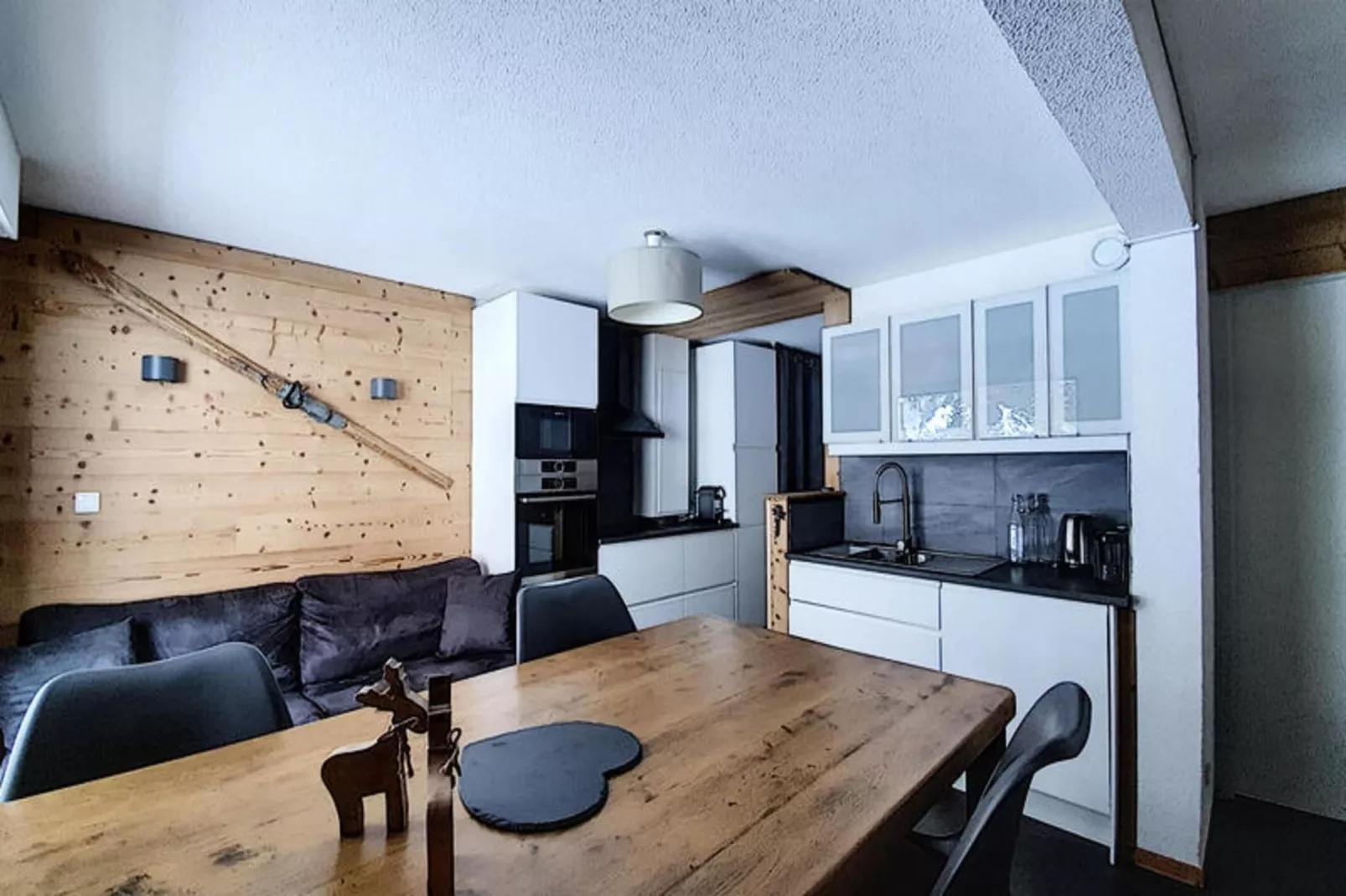 Appartements à Saint Jean d'Aulps-Eetkamer