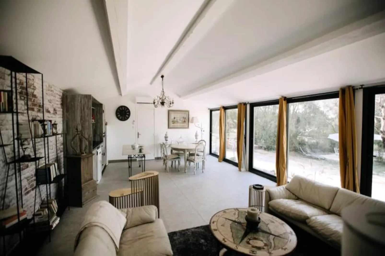 La Voli&egrave;re - Pernes-les-fontaines-Image-tags.