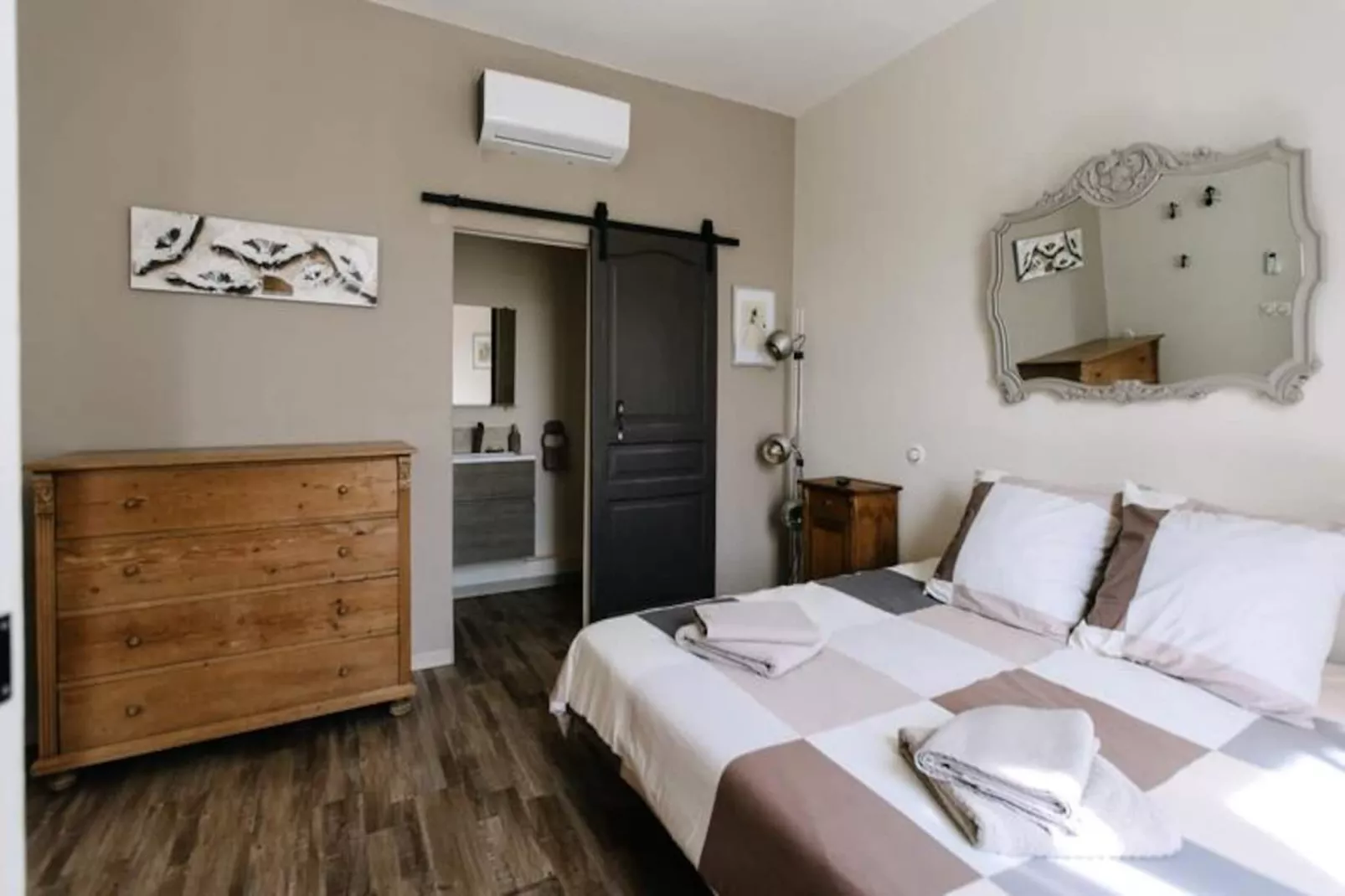 Appartement Lumineux Avec Piscine Et Spa-Image-tags.