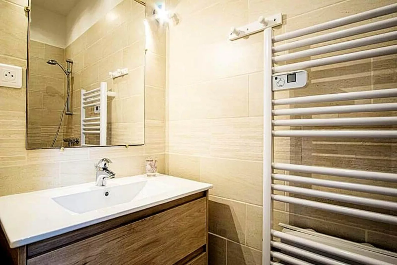 Maison Avec Jardin Proche Du Centre-ville Isle-sur-la-sorgue-Slaapkamer