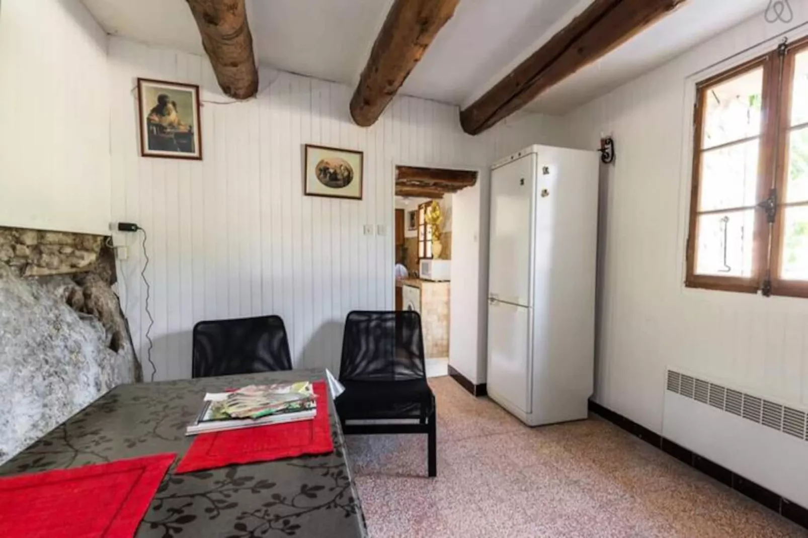 Coin De Paradis Sous Le Ch&acirc;teau Des &eacute;v&ecirc;ques-Image-tags.