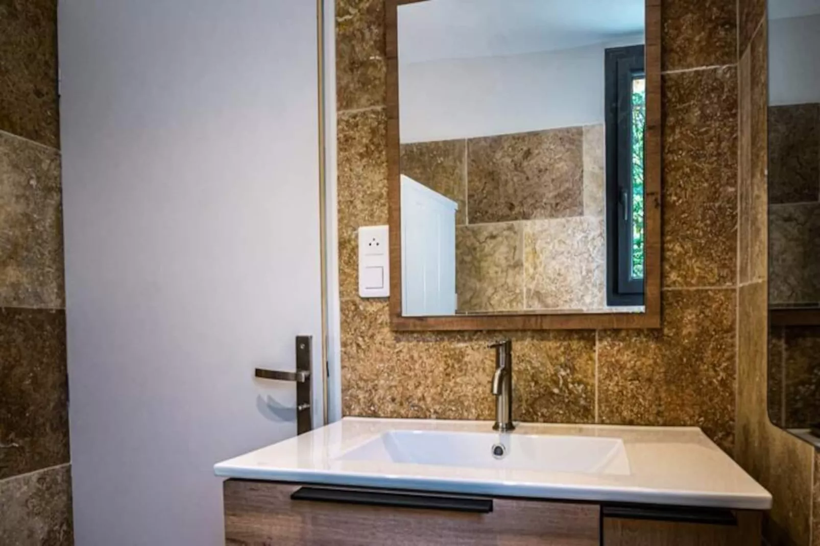 Maison Id&eacute;ale Pour Les Familles Avec Piscine Priv&eacute;e - Fontaine-de-vaucluse-Image-tags.