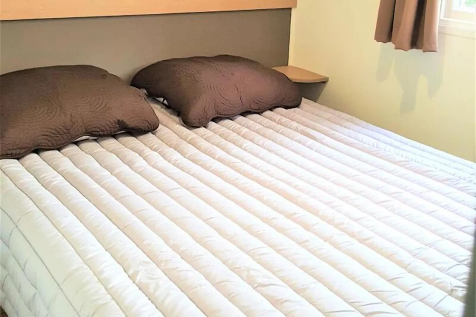 Mobil-home 6 pers. avec accès piscine et complexe aquatique-Buitenkant zomer