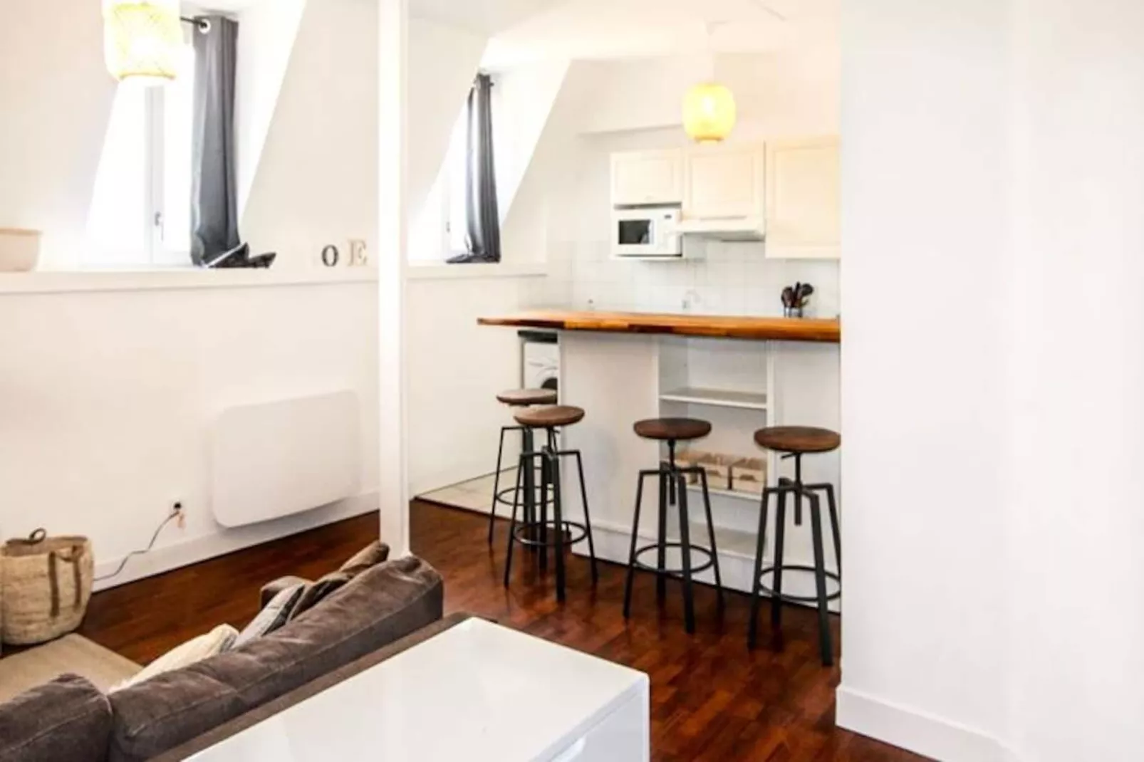 Bel Appartement Dans Un Immeuble Historique Proche Des All&eacute;es De Tourny-Image-tags.