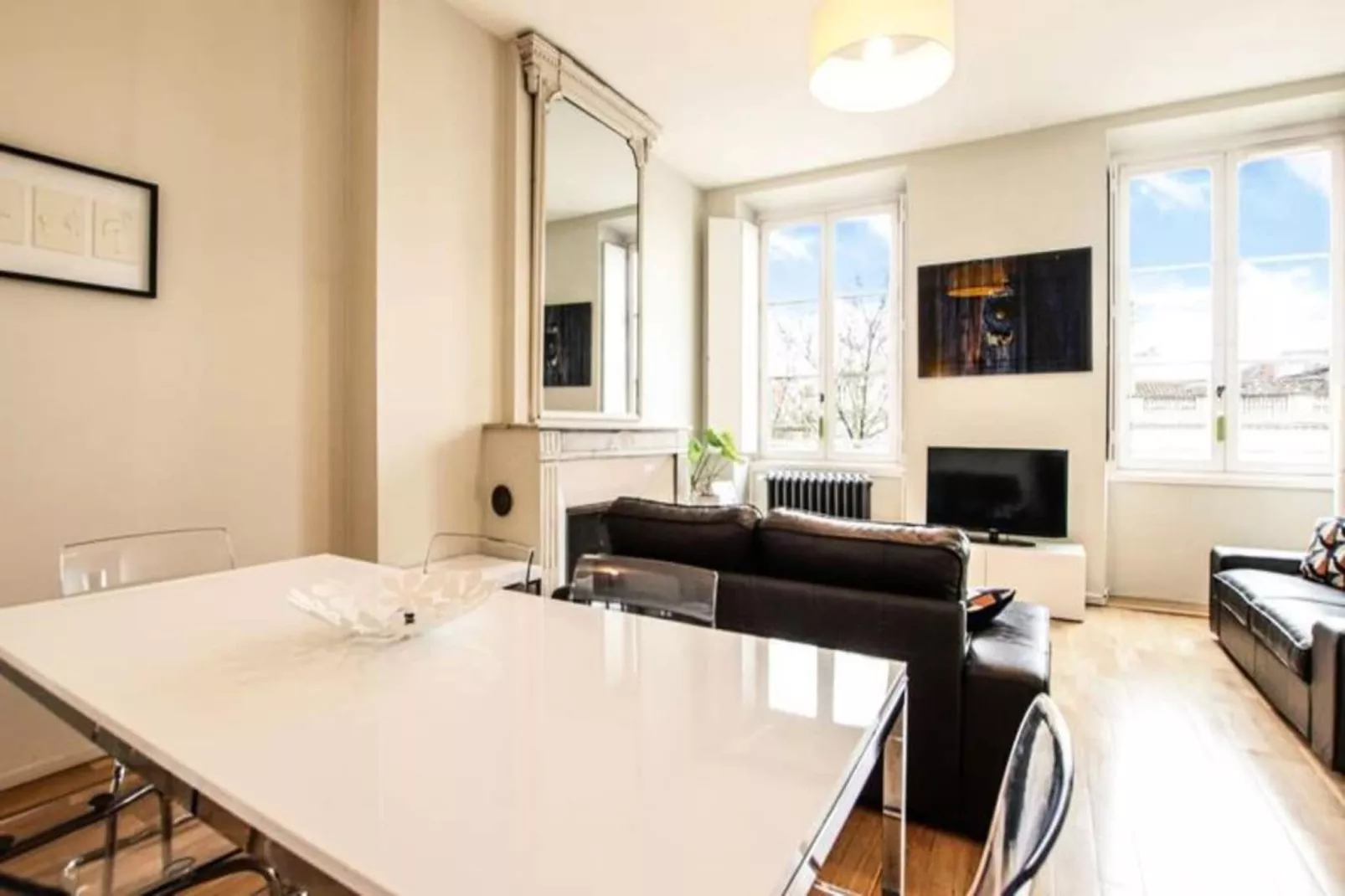 Appartement T3 De Prestige Proche Du Jardin Public De Bordeaux-Woonkamer