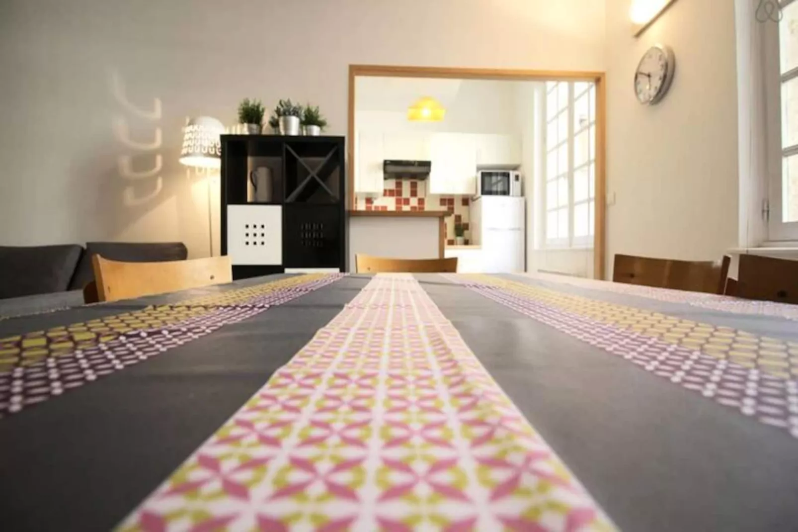 Magnifique Appartement De Charme Confortable Pour 6 Dans La Rue Ausone-Image-tags.