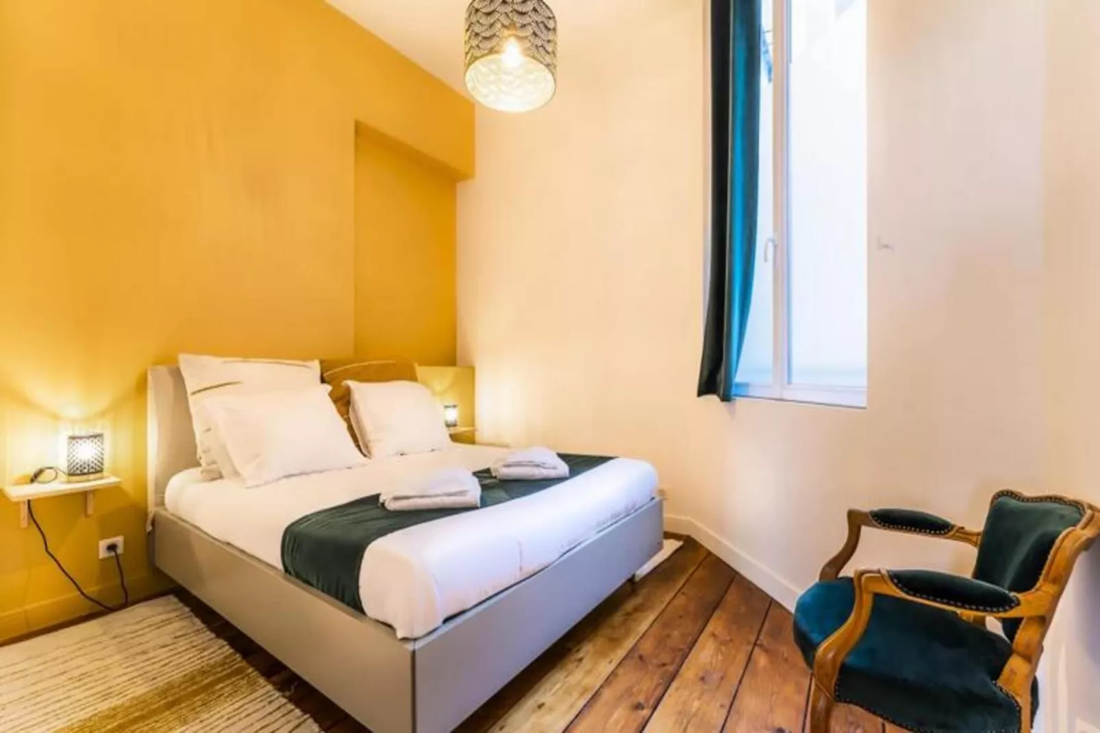 Charmant Et Rayonnant Appartement De 55 M&sup2; Situ&eacute; Dans Le Coeur De Bordeaux-Slaapkamer