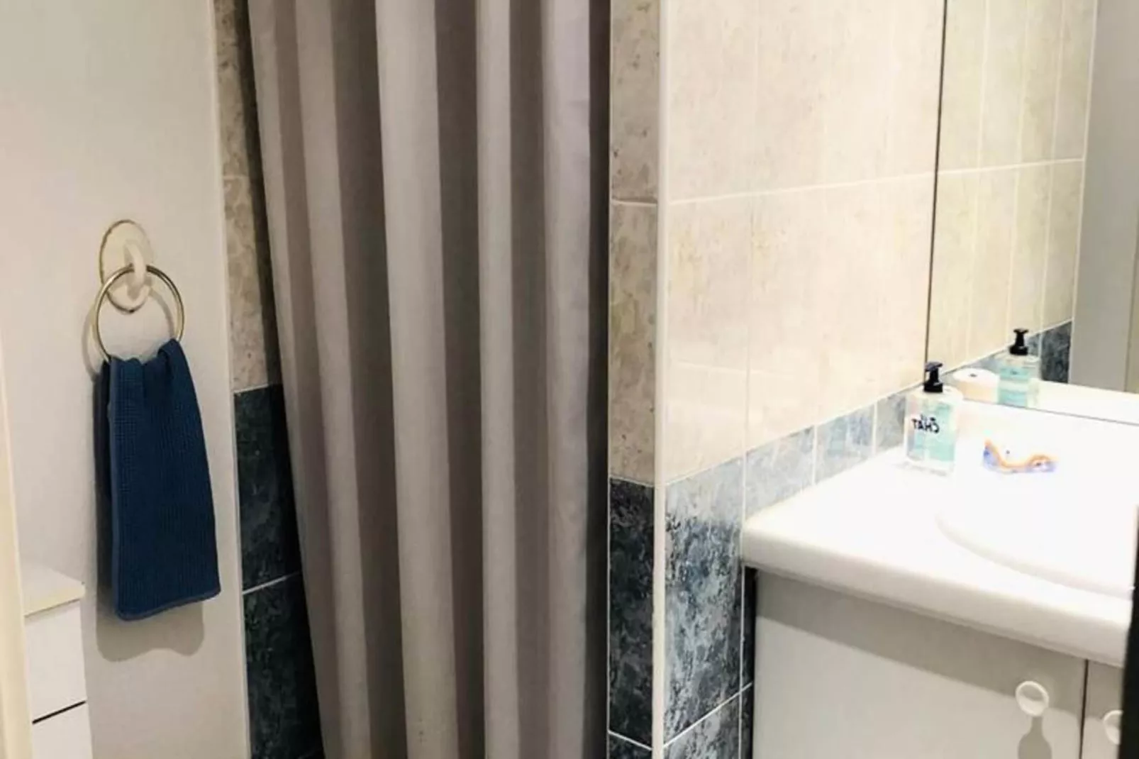 Résidence L'orangeraie-Badkamer