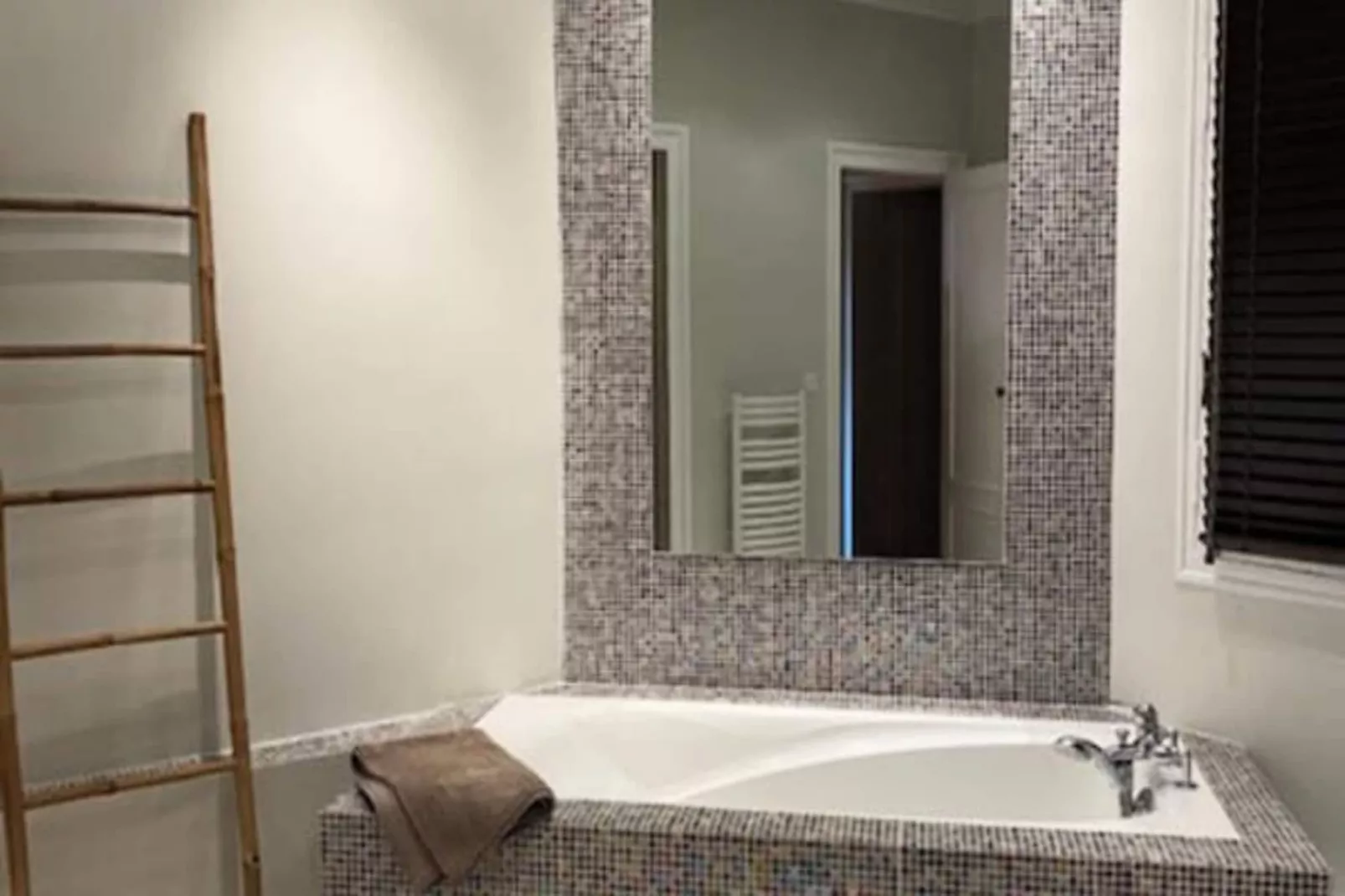 Superbe Villa Avec Piscine Chauff&eacute;e Style Arcachonnais Pour 12 Personnes-Image-tags.