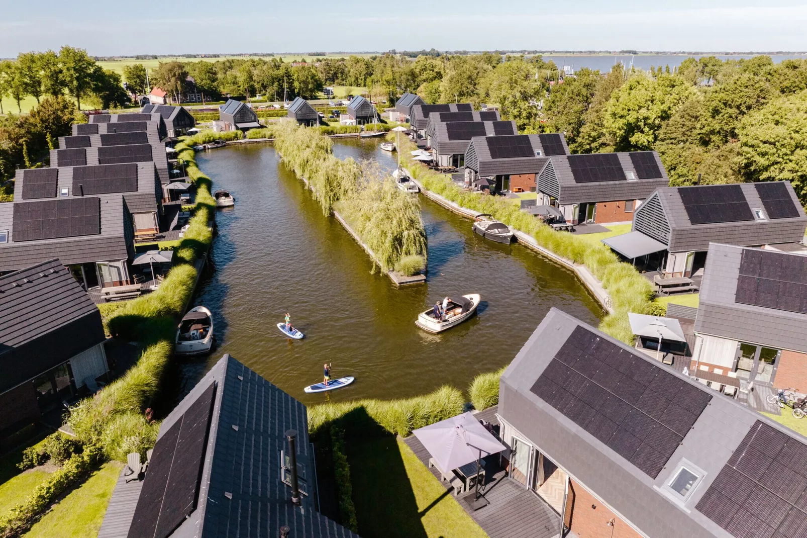 Watervilla Twa-Buitenkant zomer