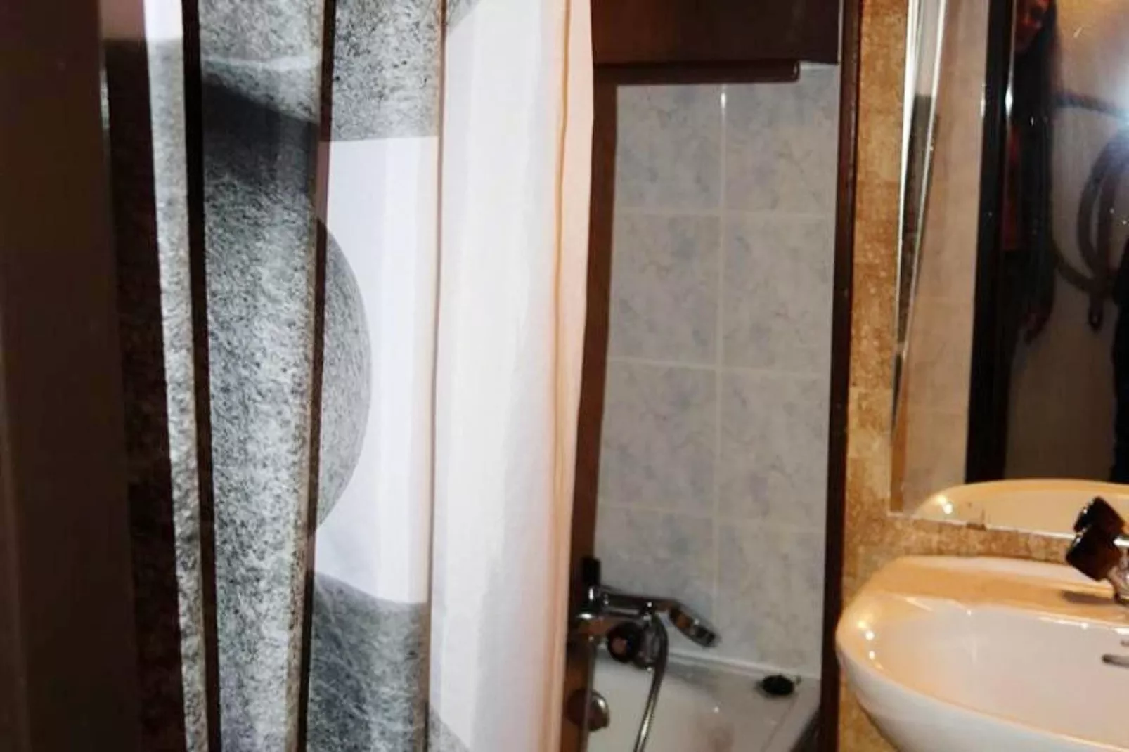 Résidence Solaires-Badkamer