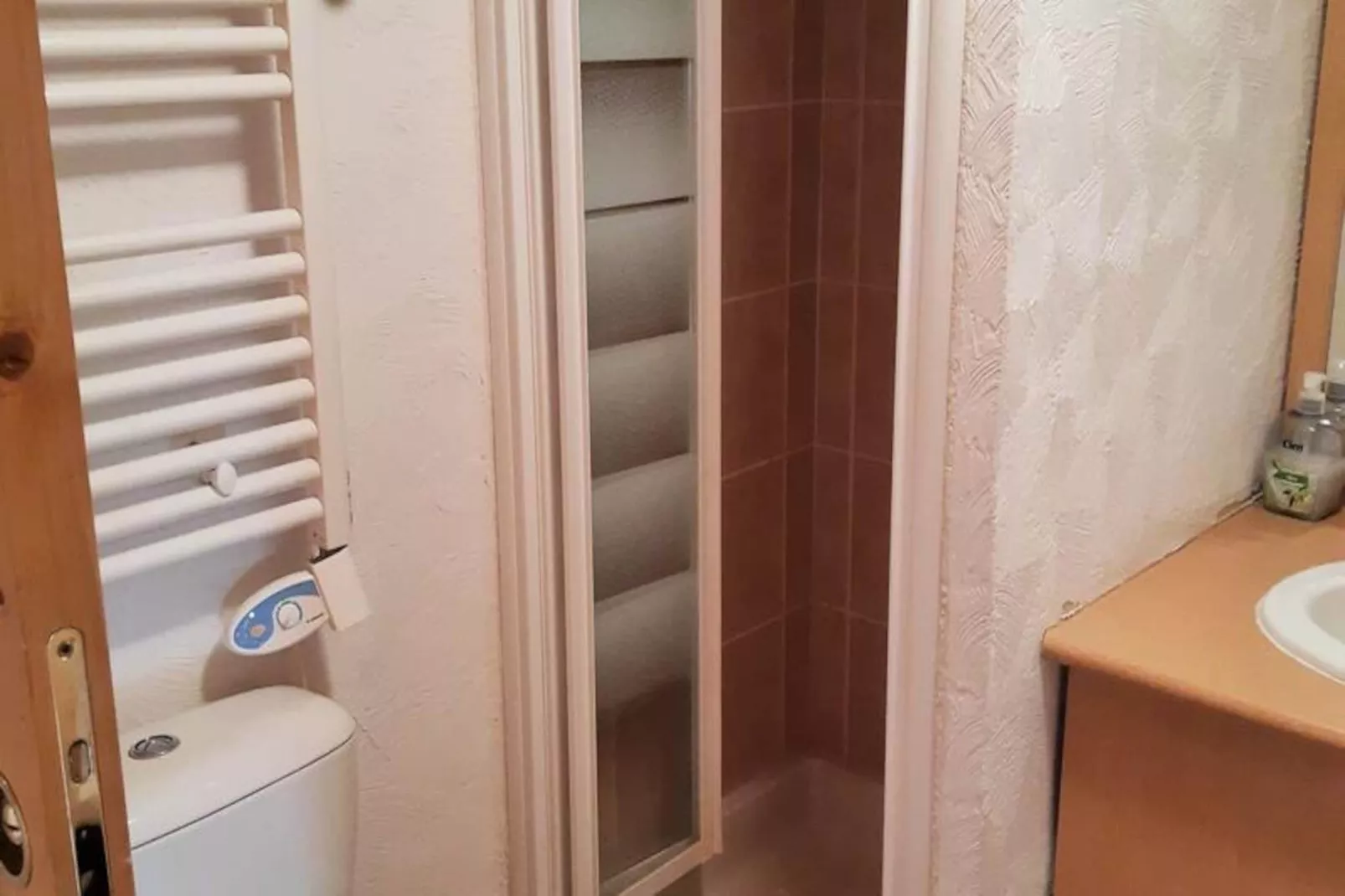 Chalet D'or D-Image-tags.