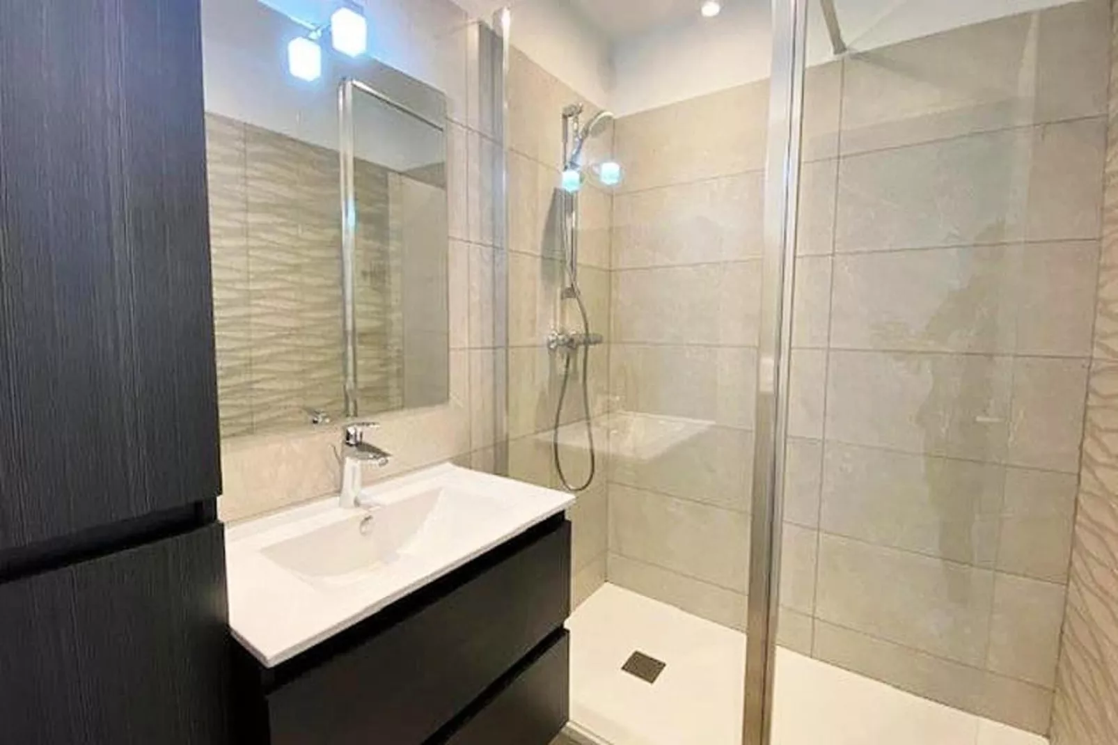 Résidence Ker Avel-Badkamer