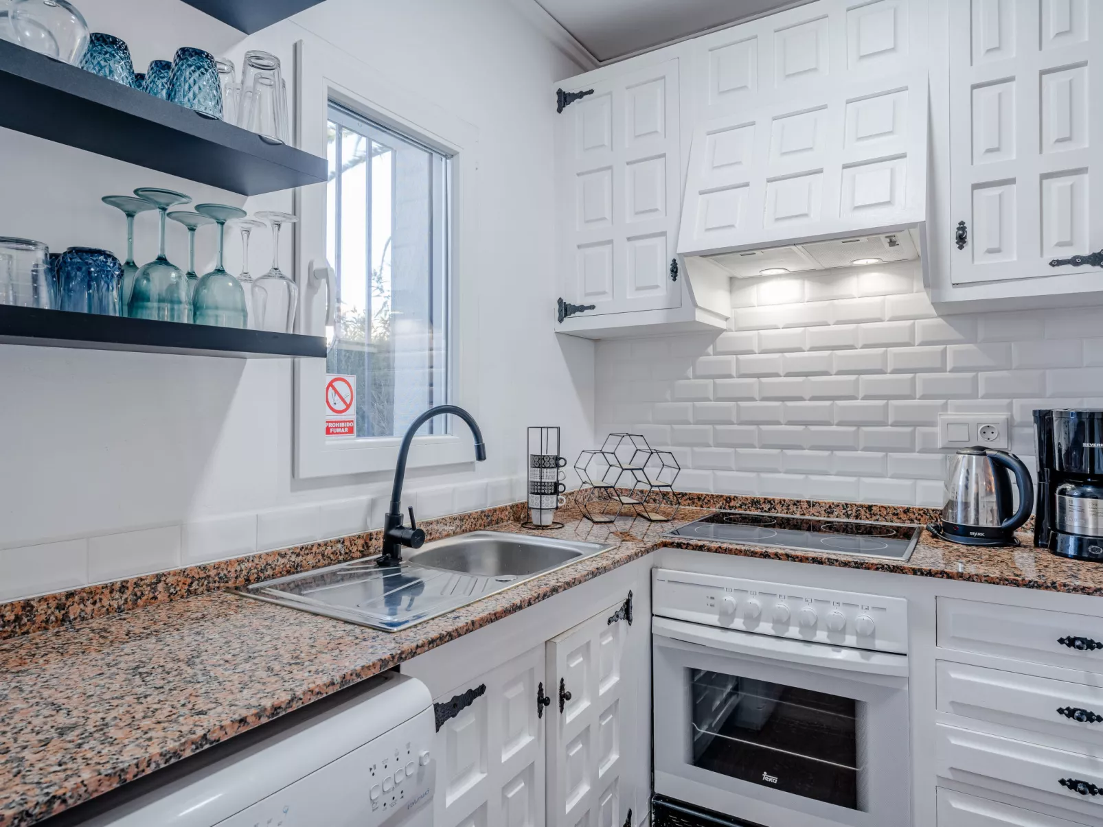 Residencia La Perla-Binnen