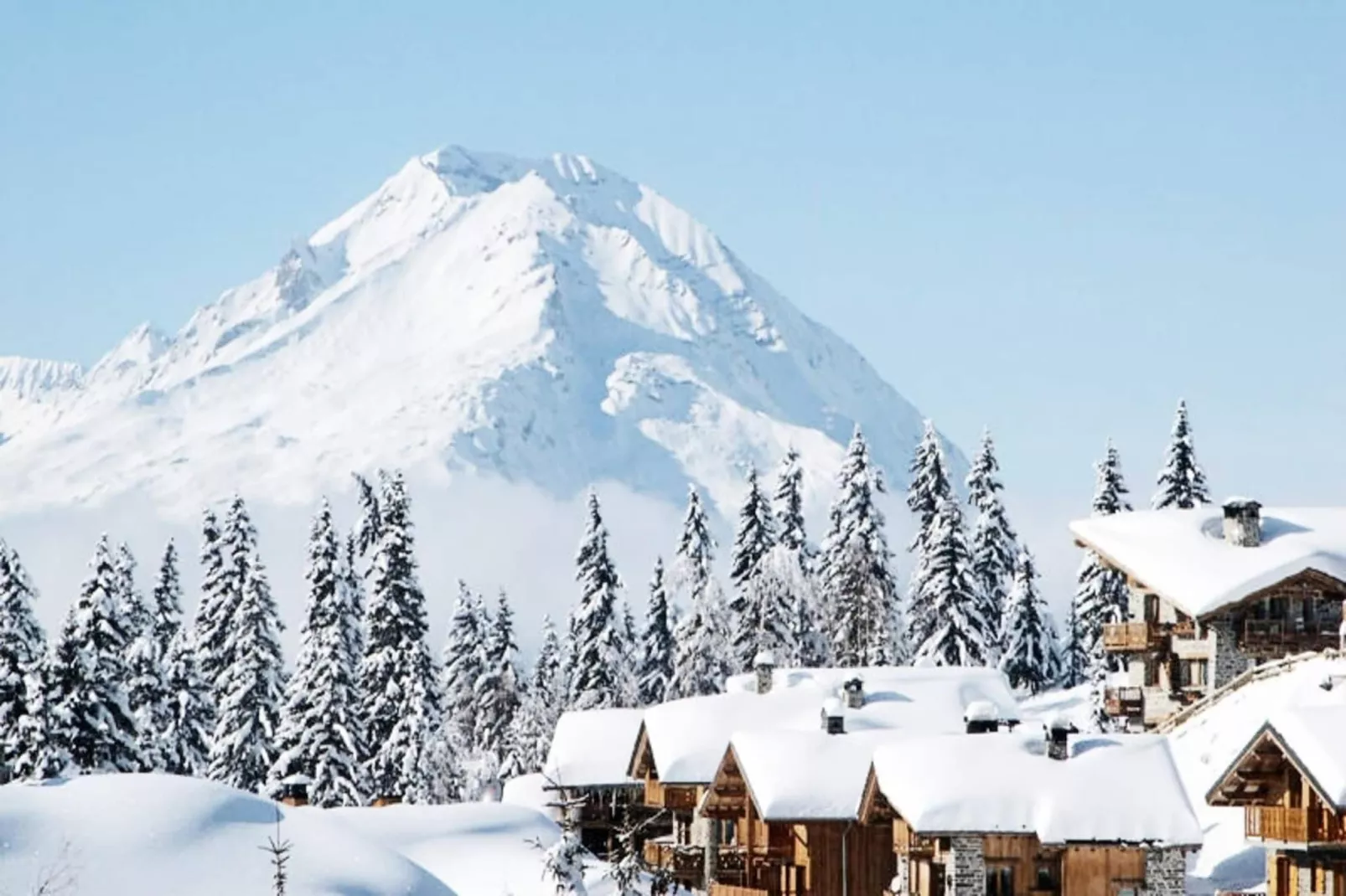 Résidence Le Bergentrum-Buitenkant zomer