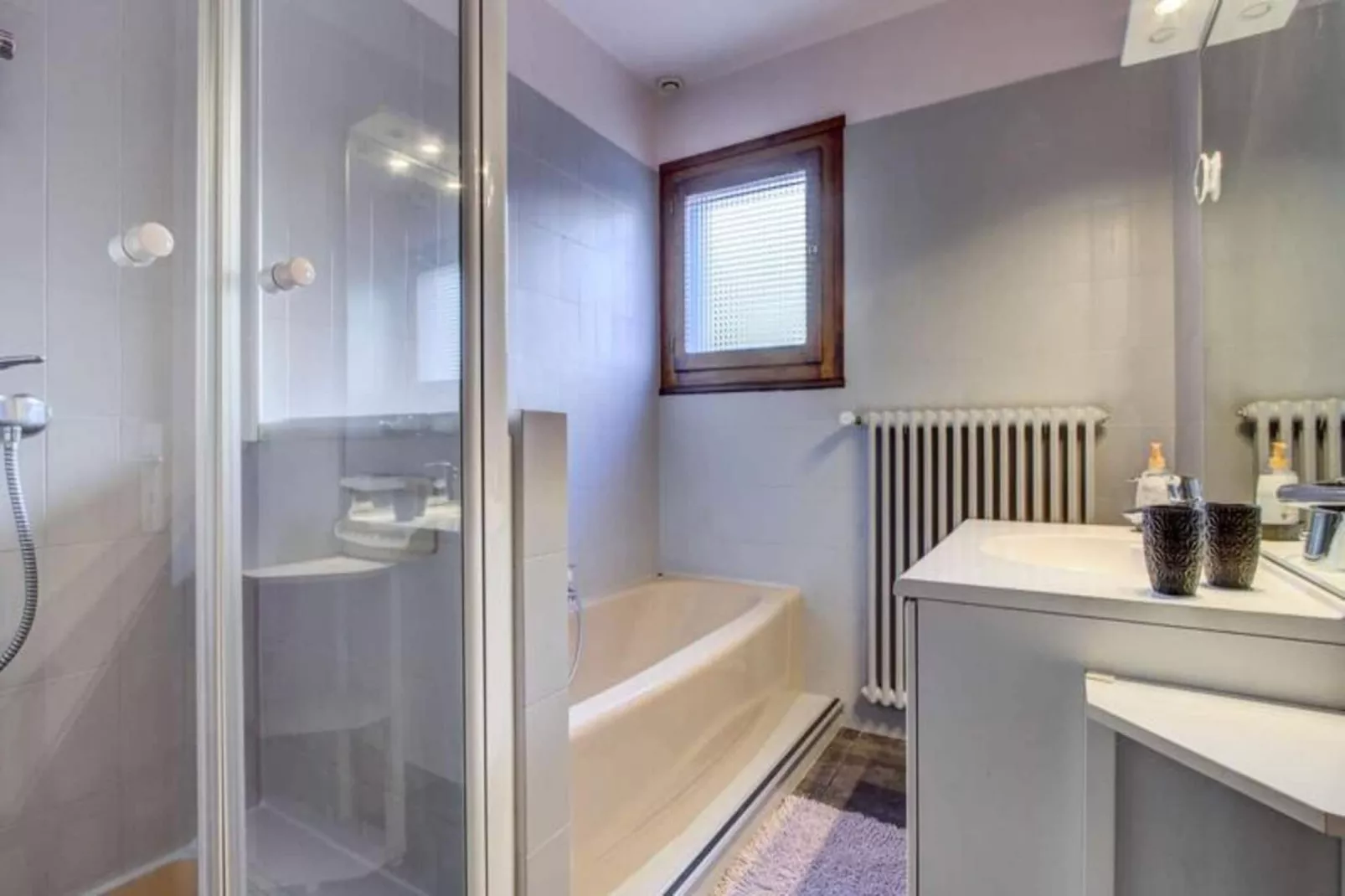 Résidence L'outo-Buitenkant zomer