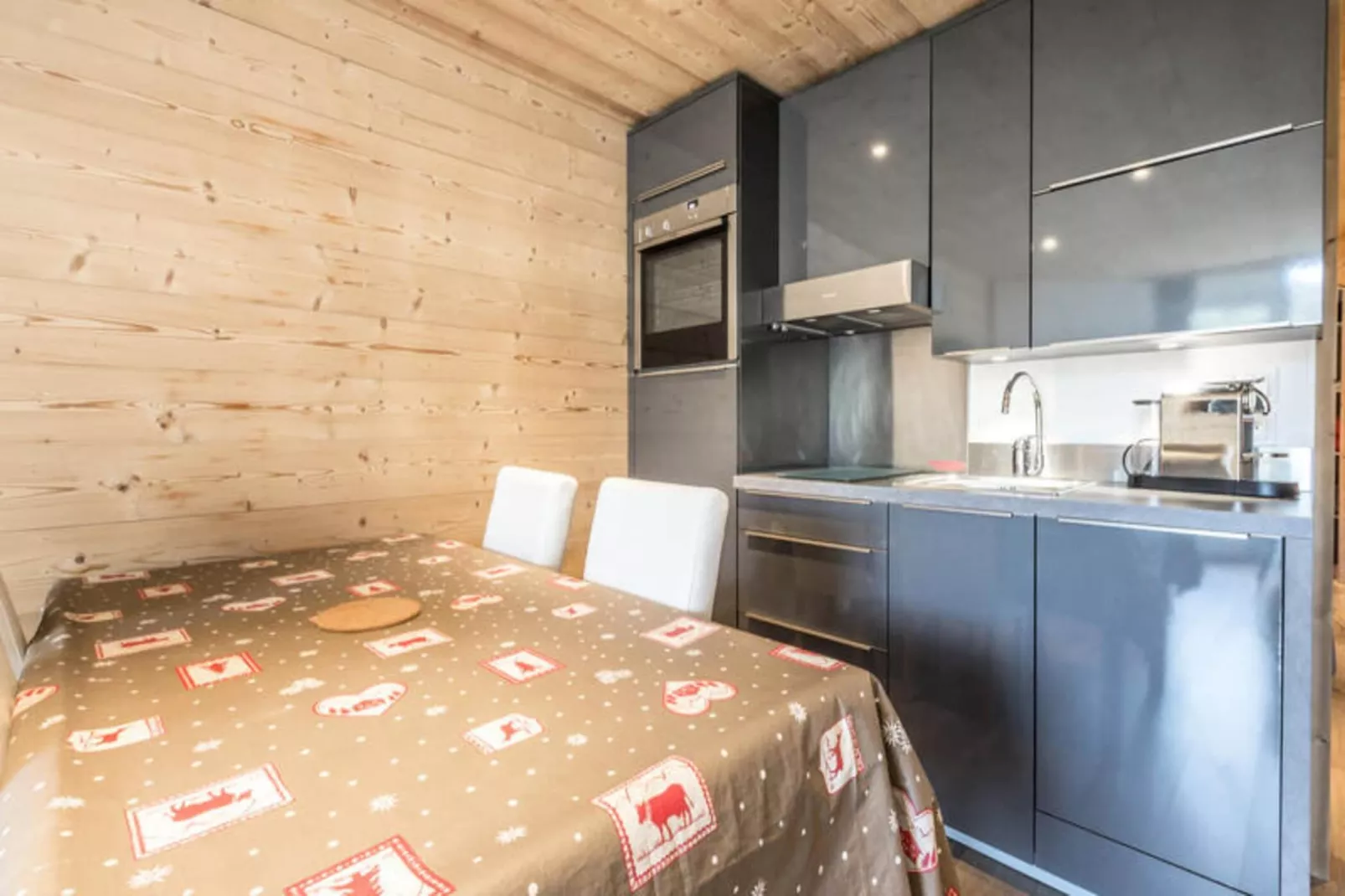 Résidence Aravis 1500-Eetkamer