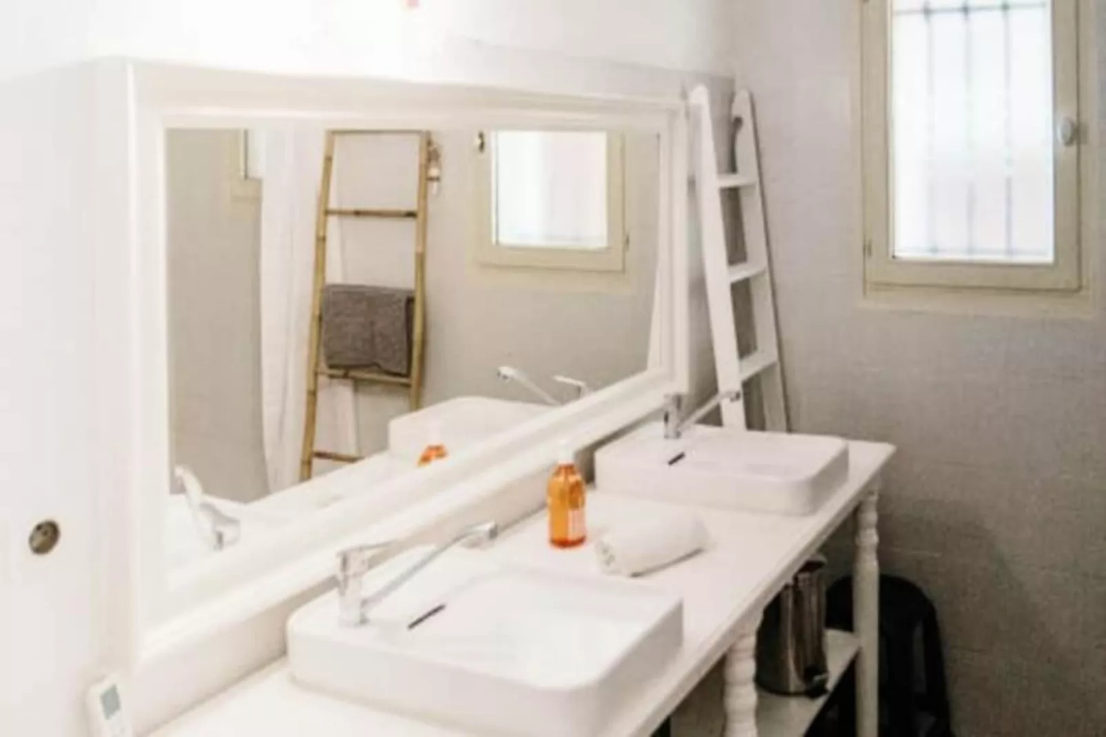 Villa Avec Piscine Proche De La Rivi&egrave;re !-Image-tags.