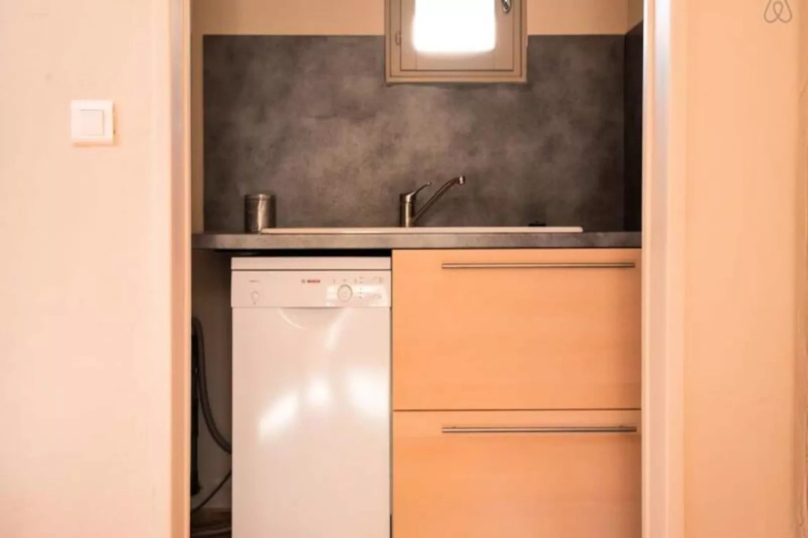 #perle Rare !charmante Maison Avec  Piscine Au Bord De La Rivi&egrave;re-Image-tags.