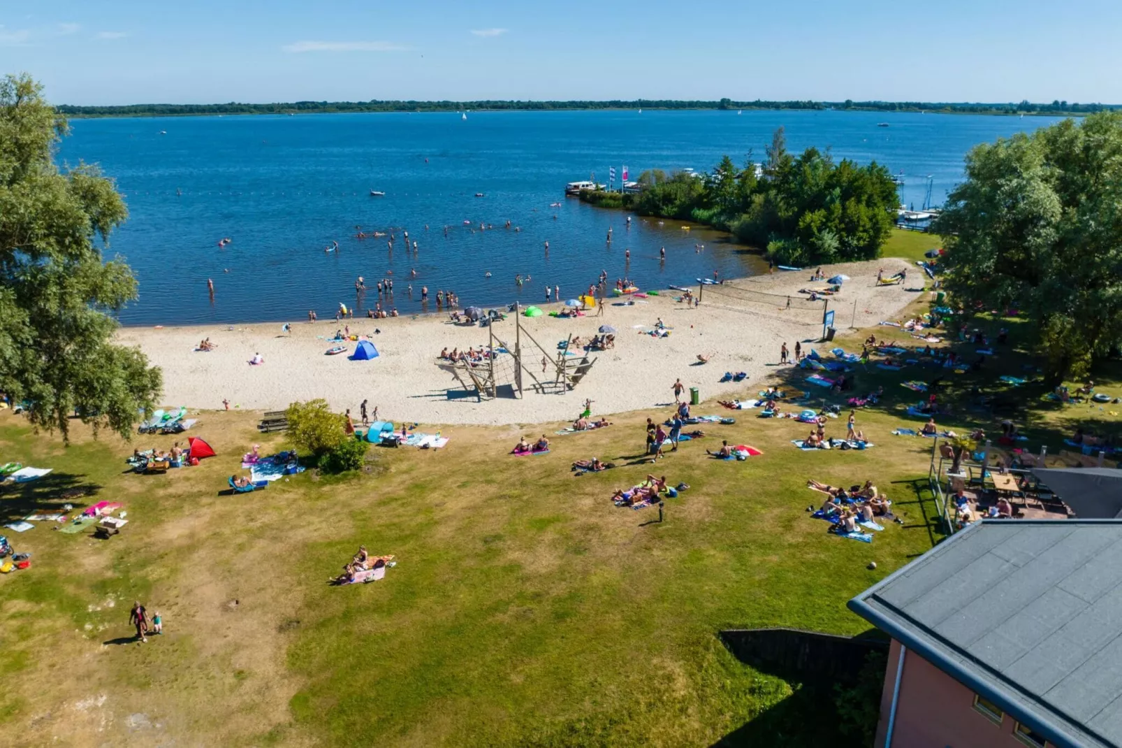 Vakantiepark Bergumermeer 10-Parkfaciliteiten