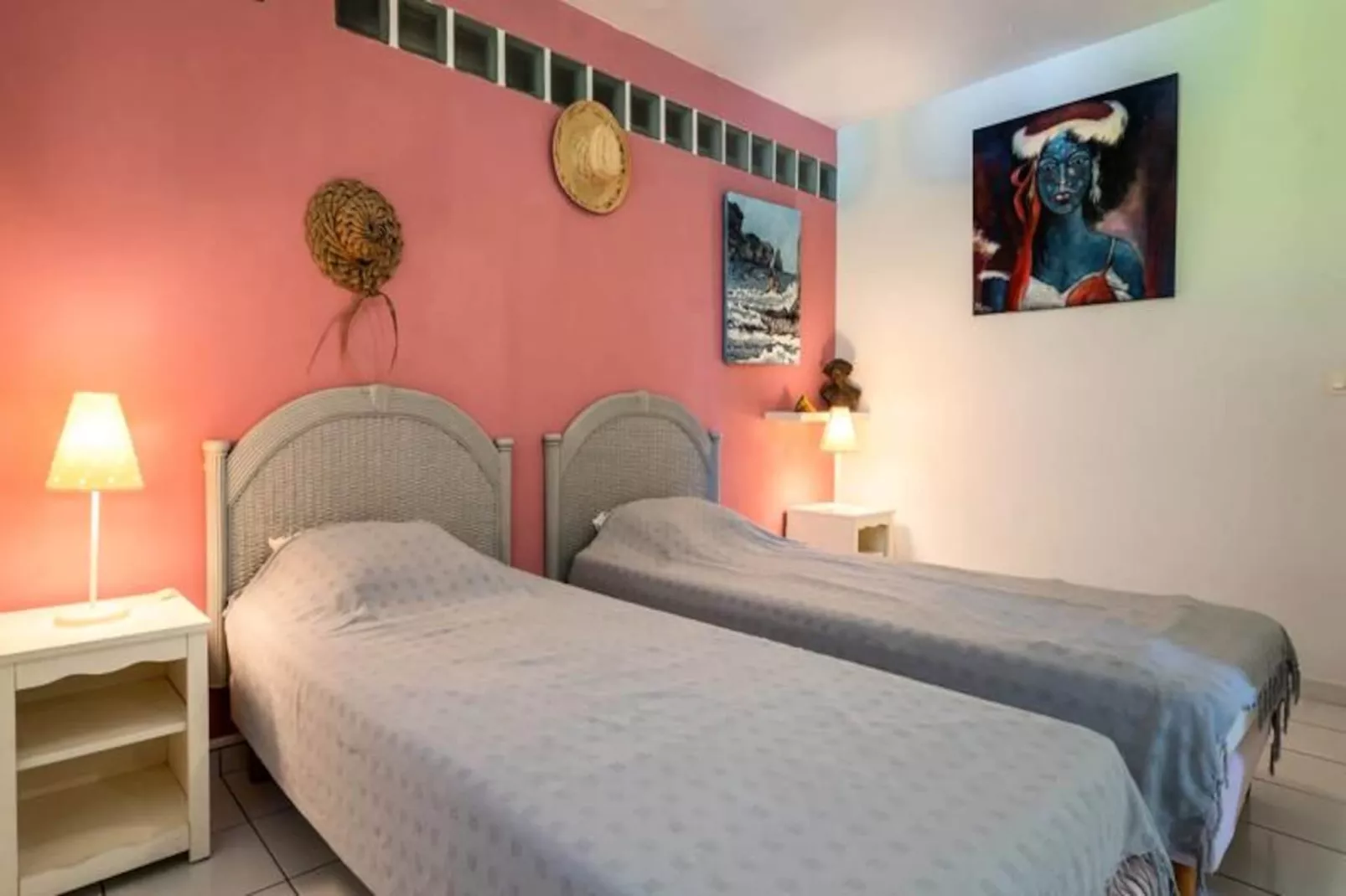 Villa Bougainvillier-Image-tags.