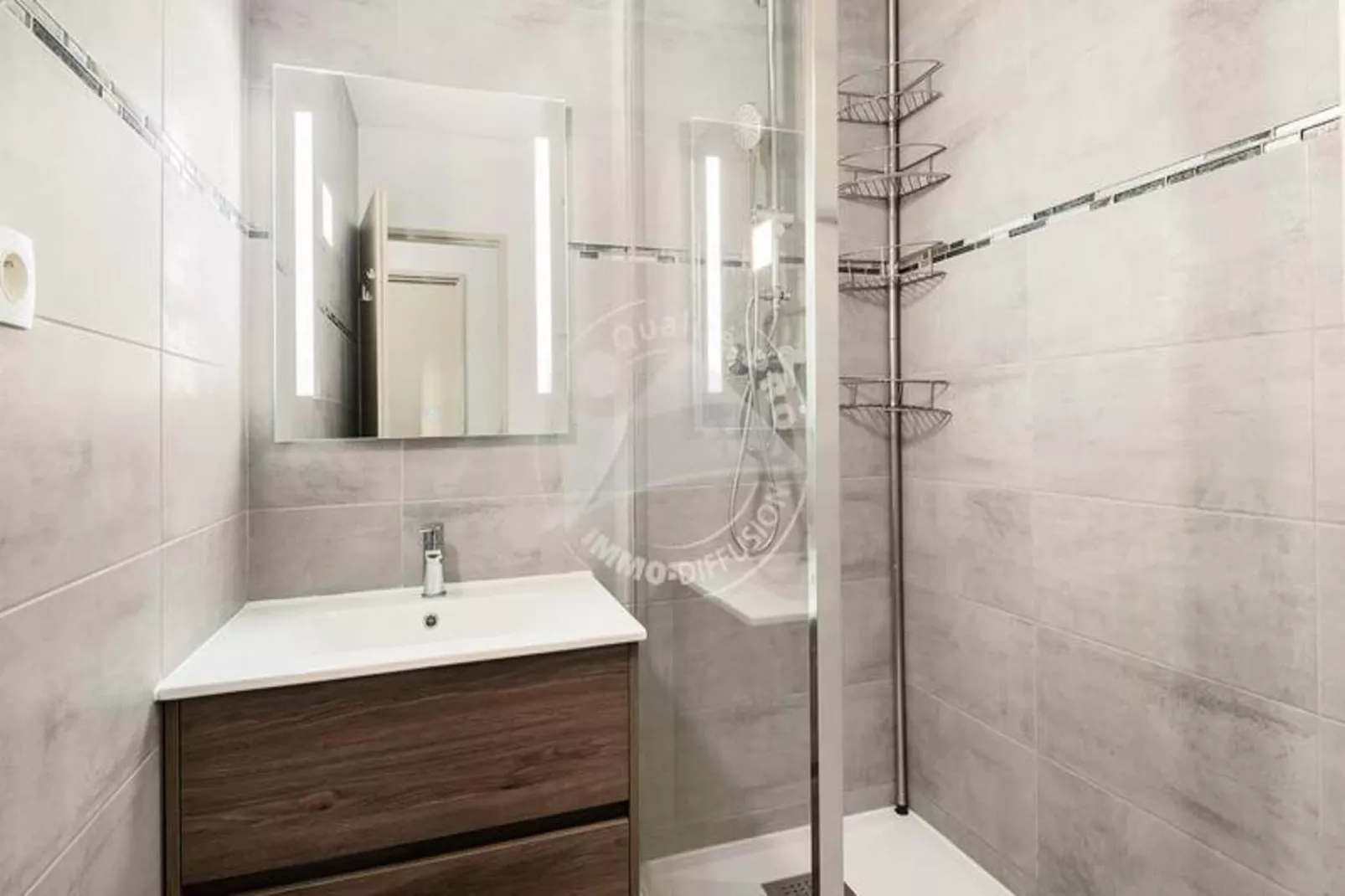 Résidence "le Quai Aux Fleurs"-Badkamer