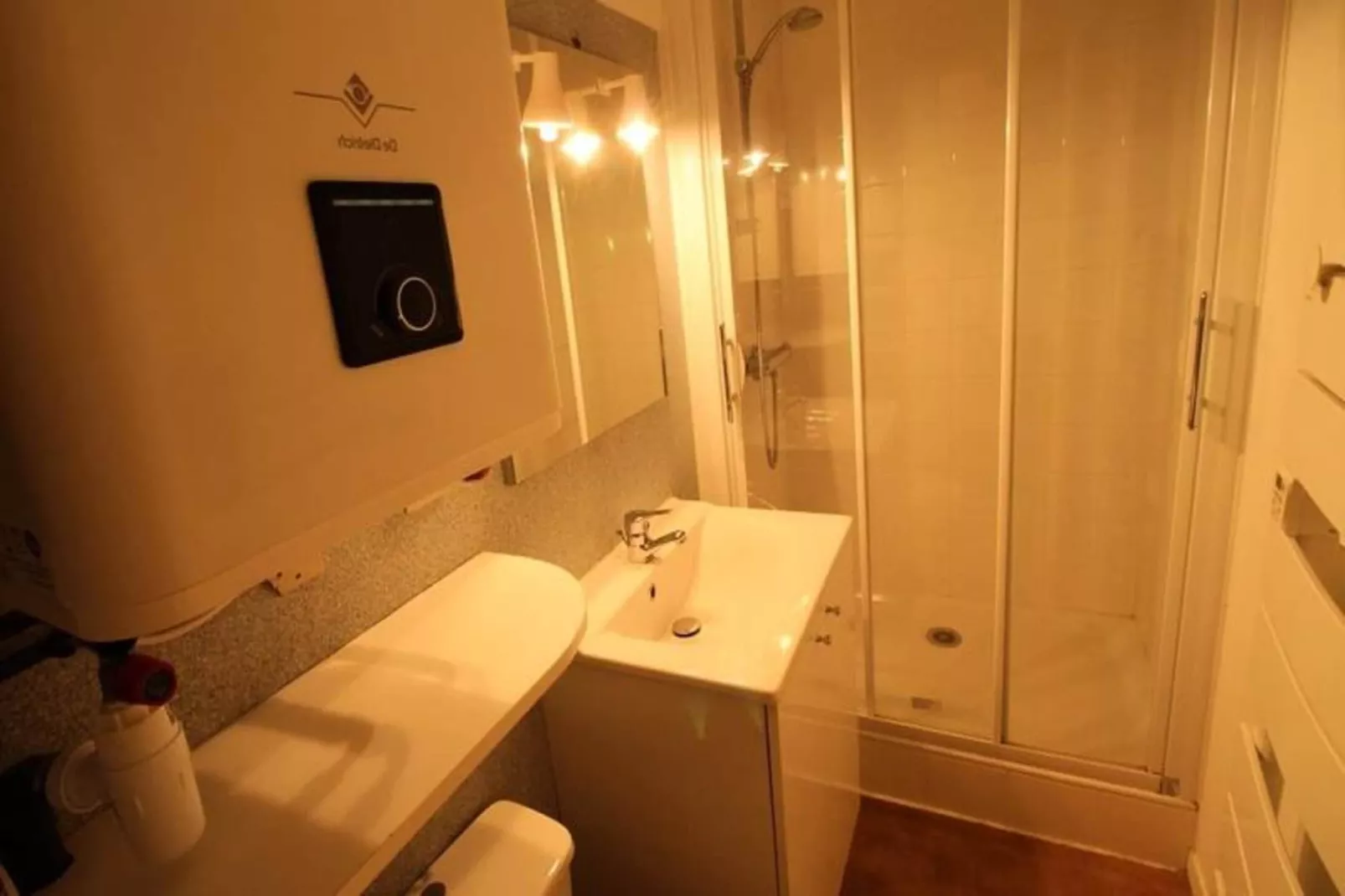 Résidence Sentein-Badkamer