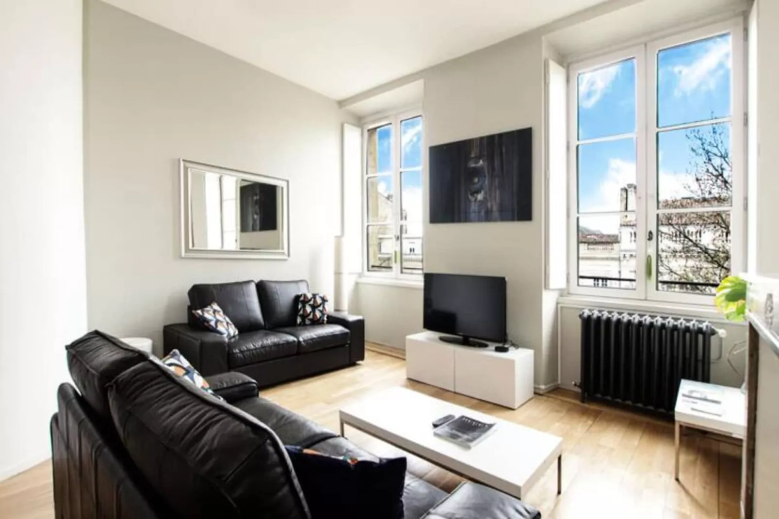 Appartement T3 De Prestige Proche Du Jardin Public De Bordeaux-Woonkamer