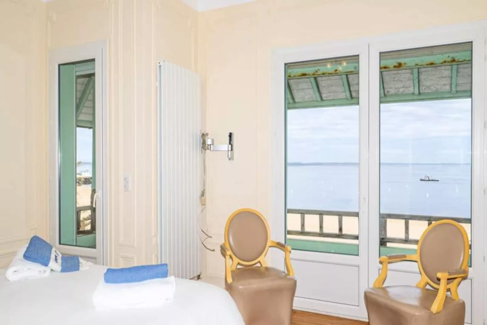 Somptueuse Demeure Arcachonnaise De Caract&egrave;re Avec Acc&egrave;s Direct &agrave; La Plage-Image-tags.