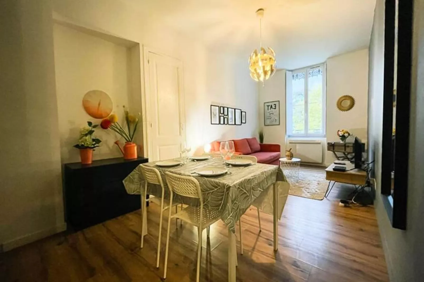 | Le Rochambeau 🎭 L'aigle | Vallier Lib&eacute;ration |-Eetkamer