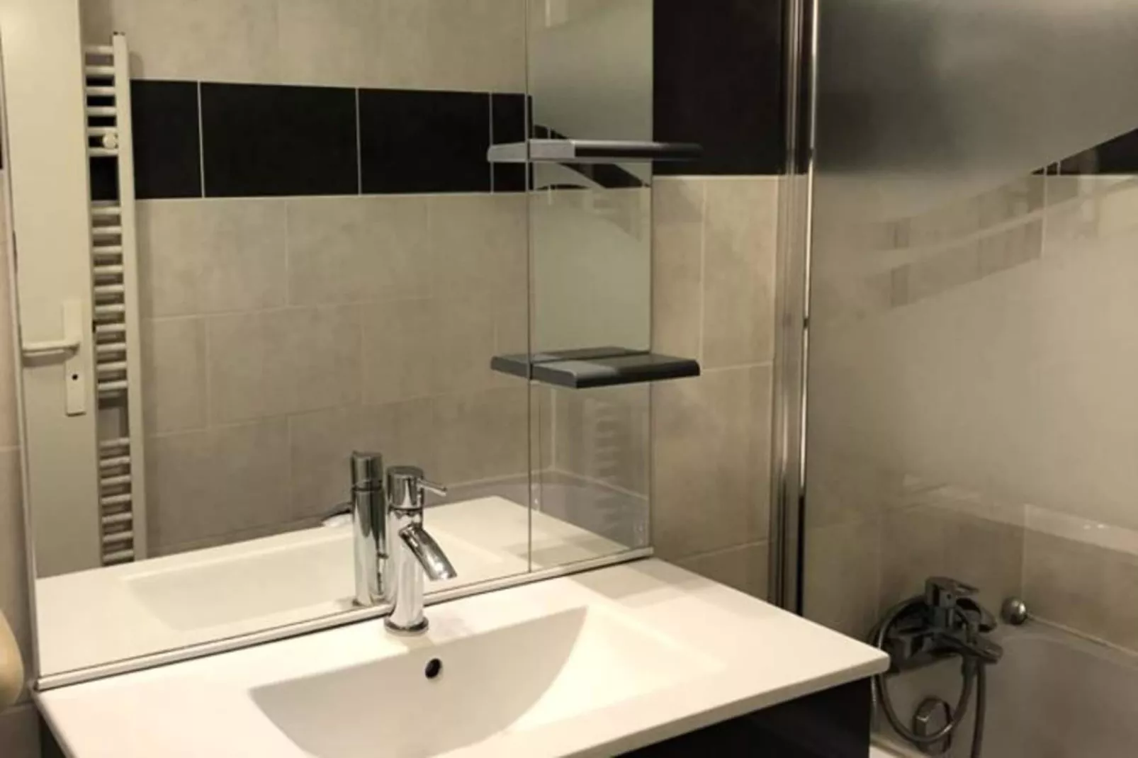 Résidence Bergers P&v-Badkamer