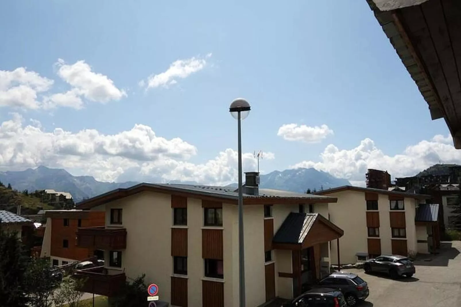 Résidence Milady-Uitzicht zomer