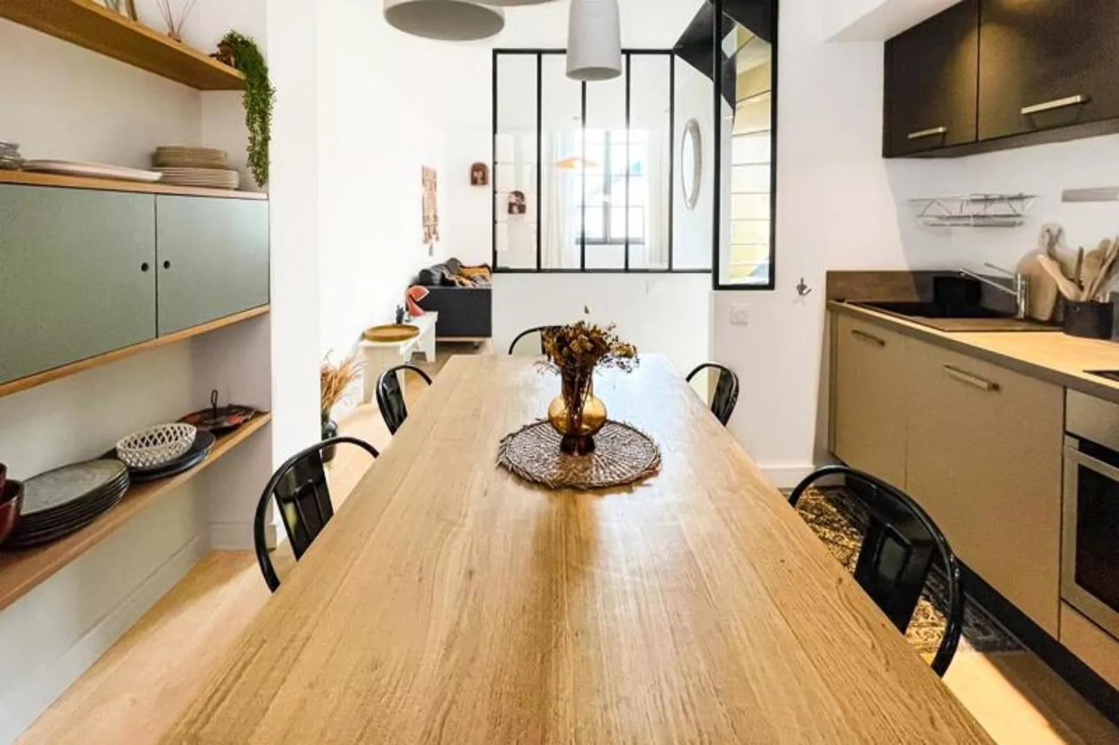 Superbe Maison Au Coeur De La Ville &agrave; Deux Pas De La C&ocirc;te Des Basques-Eetkamer