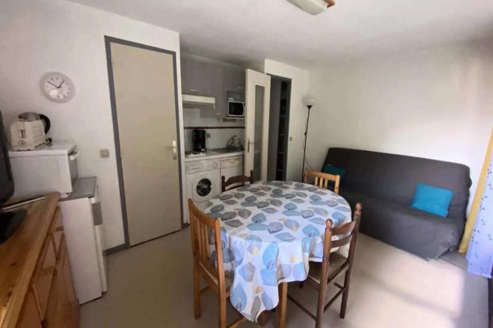 Résidence Astazou-Buitenkant zomer