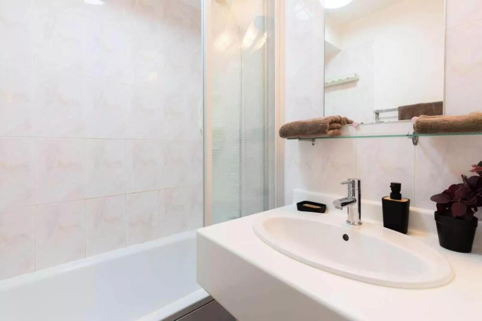 Résidence Portes Du Soleil A-Badkamer