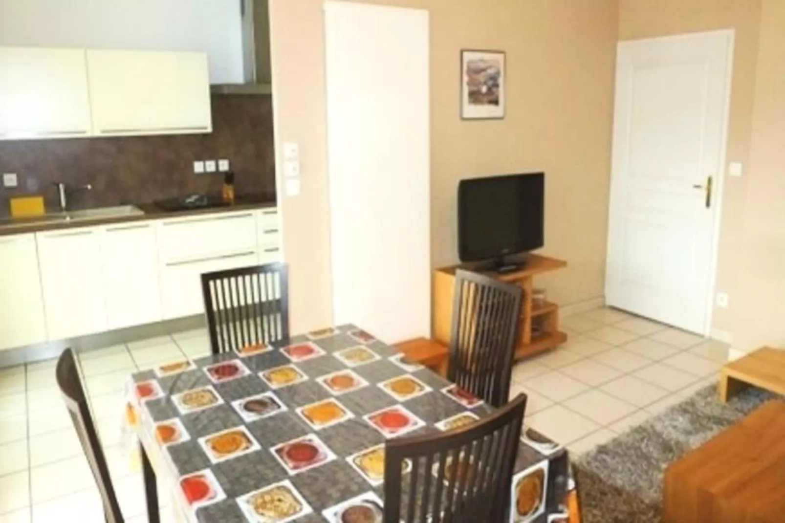 Residence L'albizia-Eetkamer