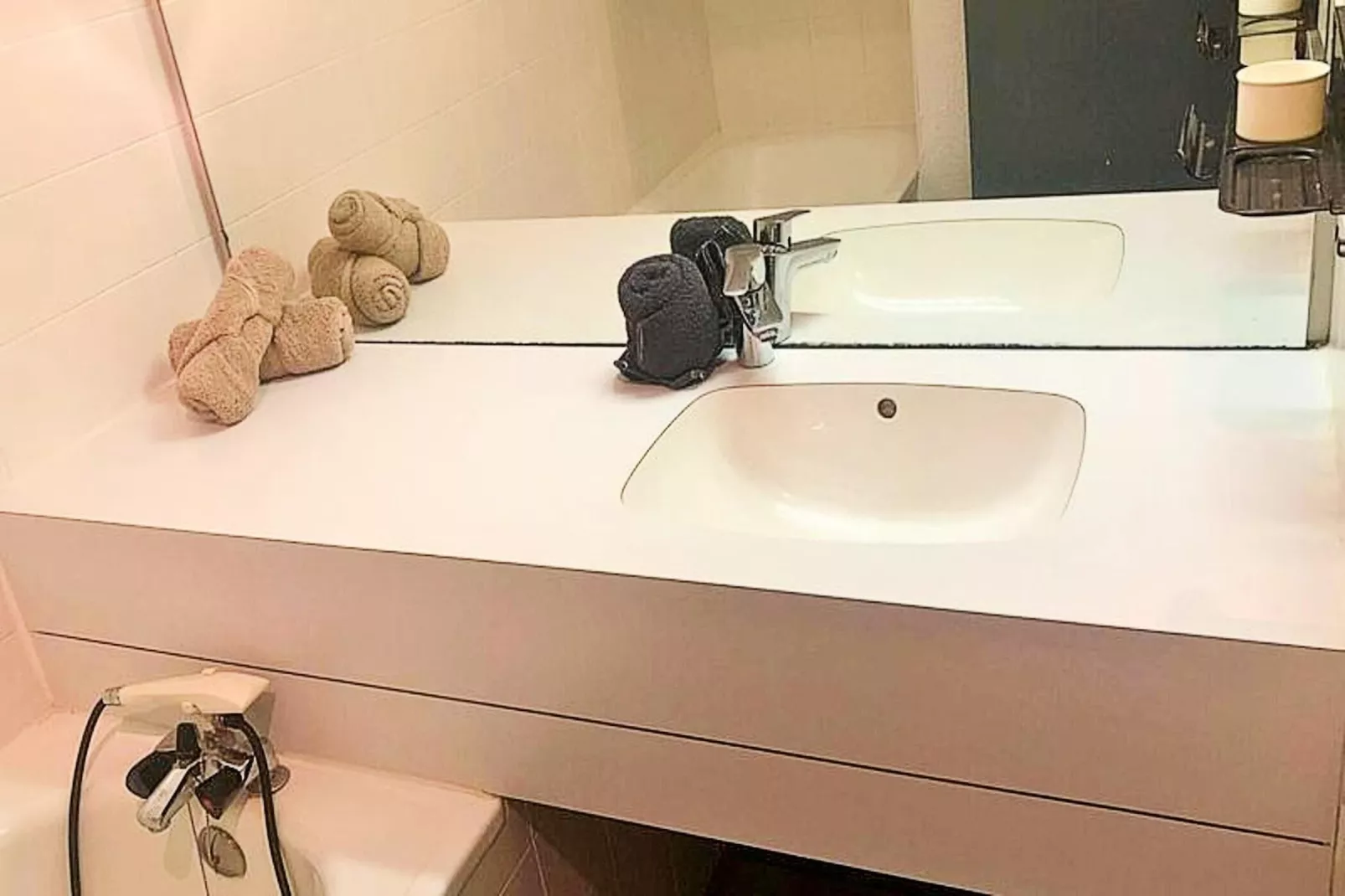 Résidence Ruelle-Badkamer