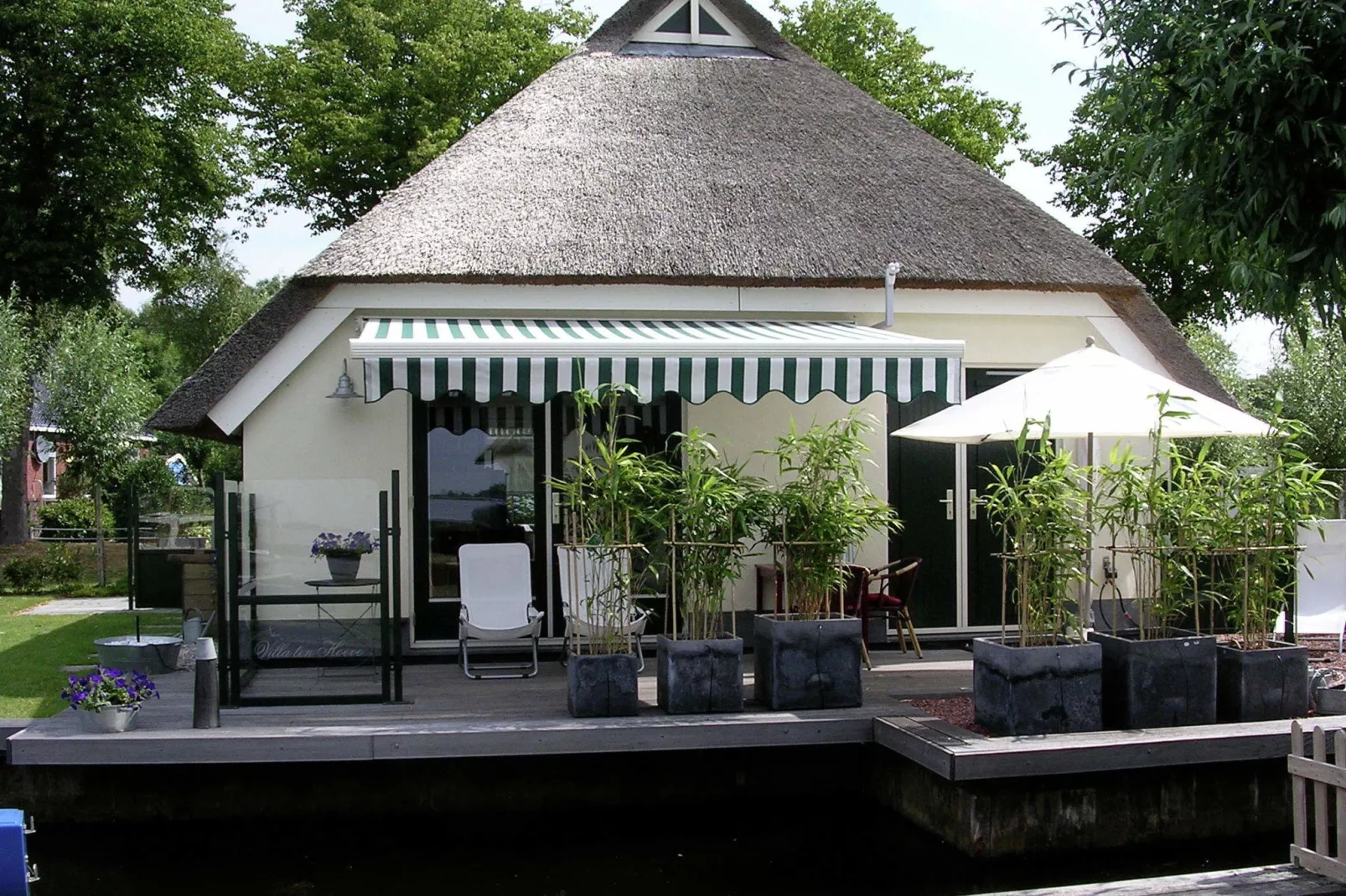 Villa ten Hoeve-Buitenkant zomer