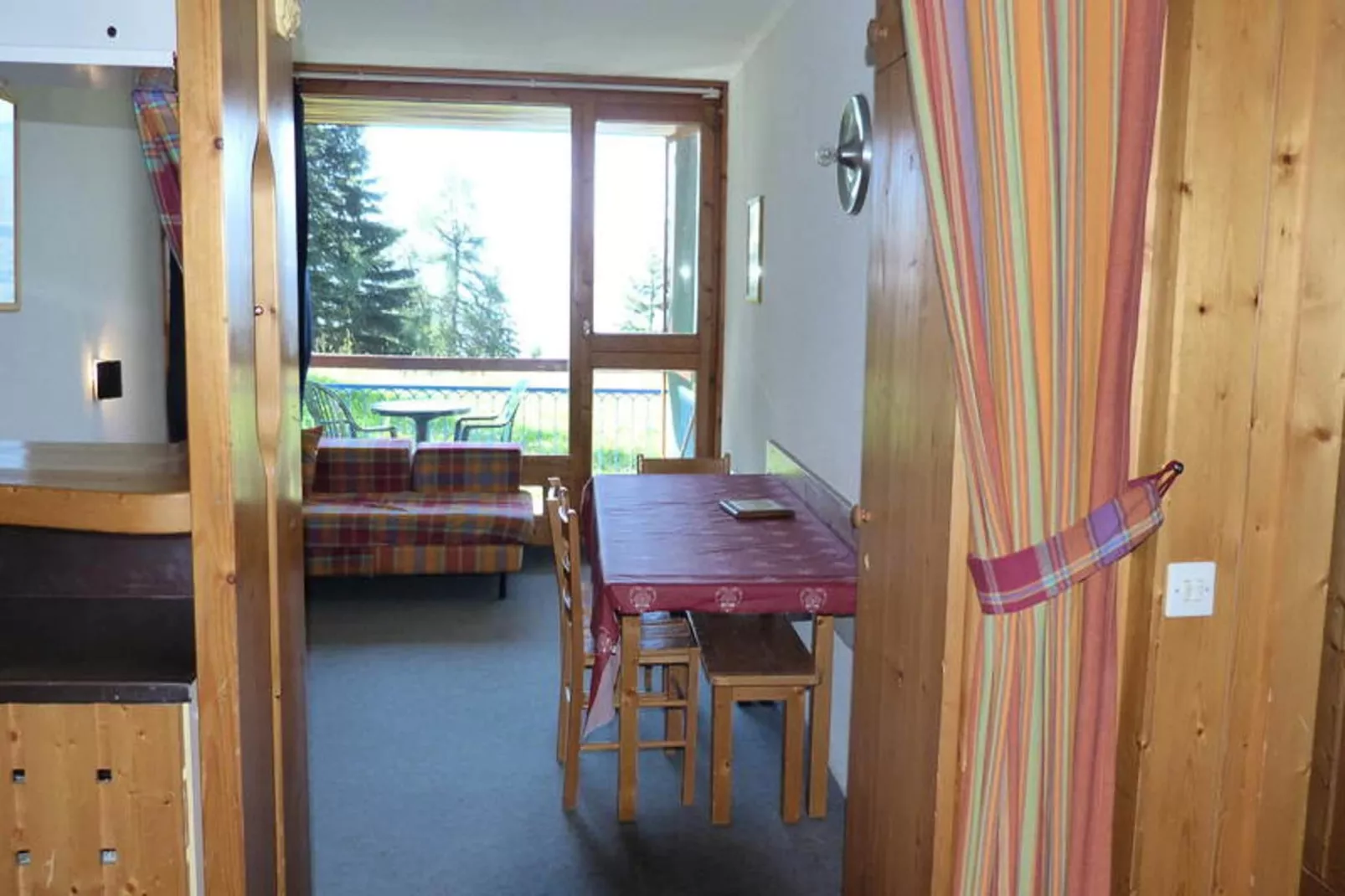 Résidence Bequi-rouge - Eetkamer