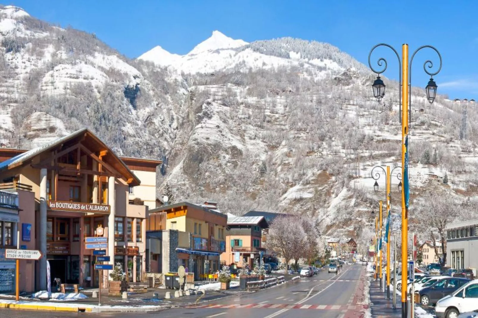 Résidence Le Bergentrum-Buitenkant zomer