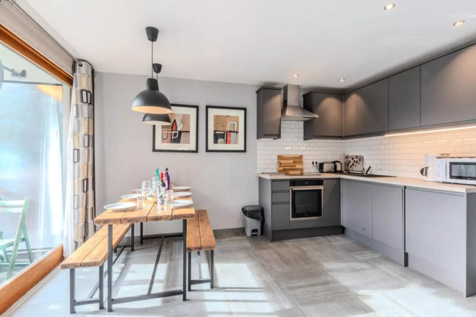 Résidence Le Nantaux-Eetkamer