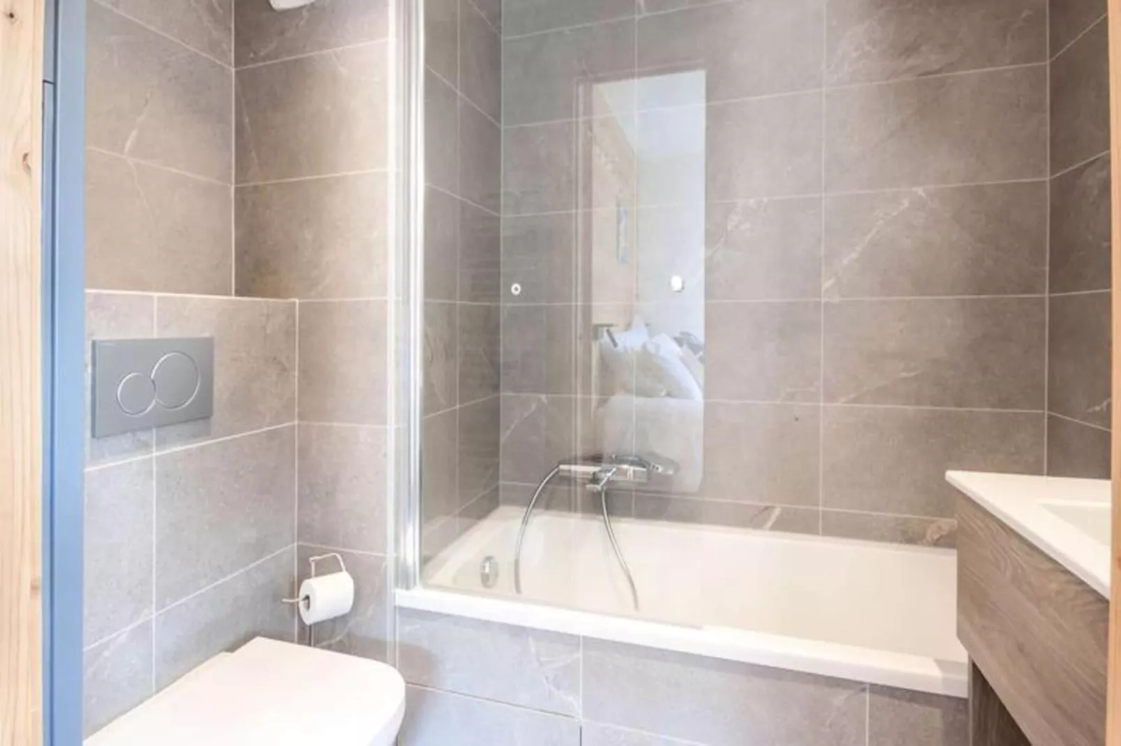 Résidence Echo Du Pleney - Buitenkant zomer