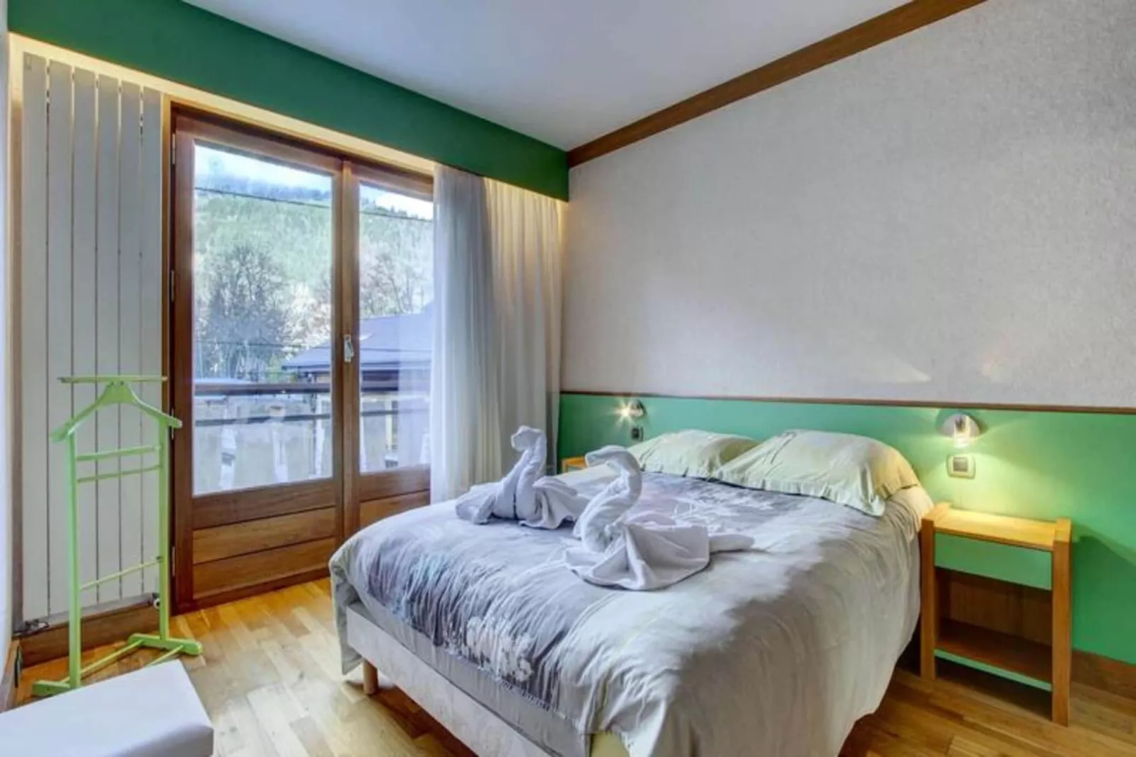 Résidence L'outo-Buitenkant zomer