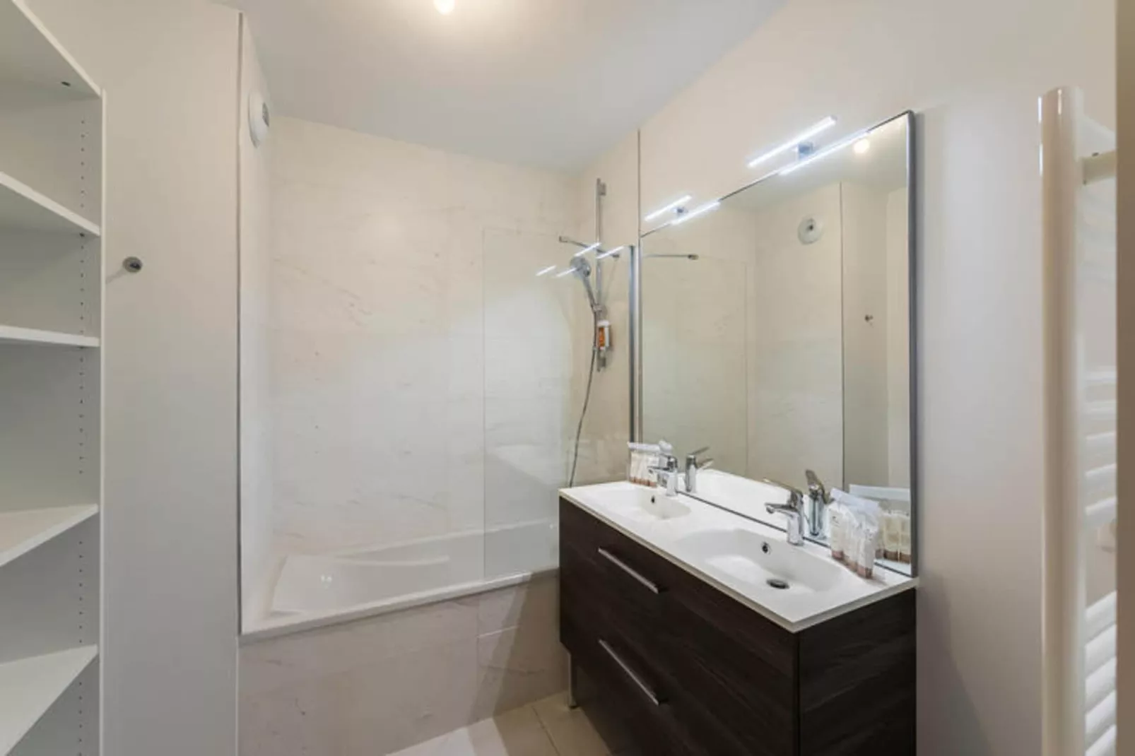 Résidence Silver Lodge - C-Badkamer