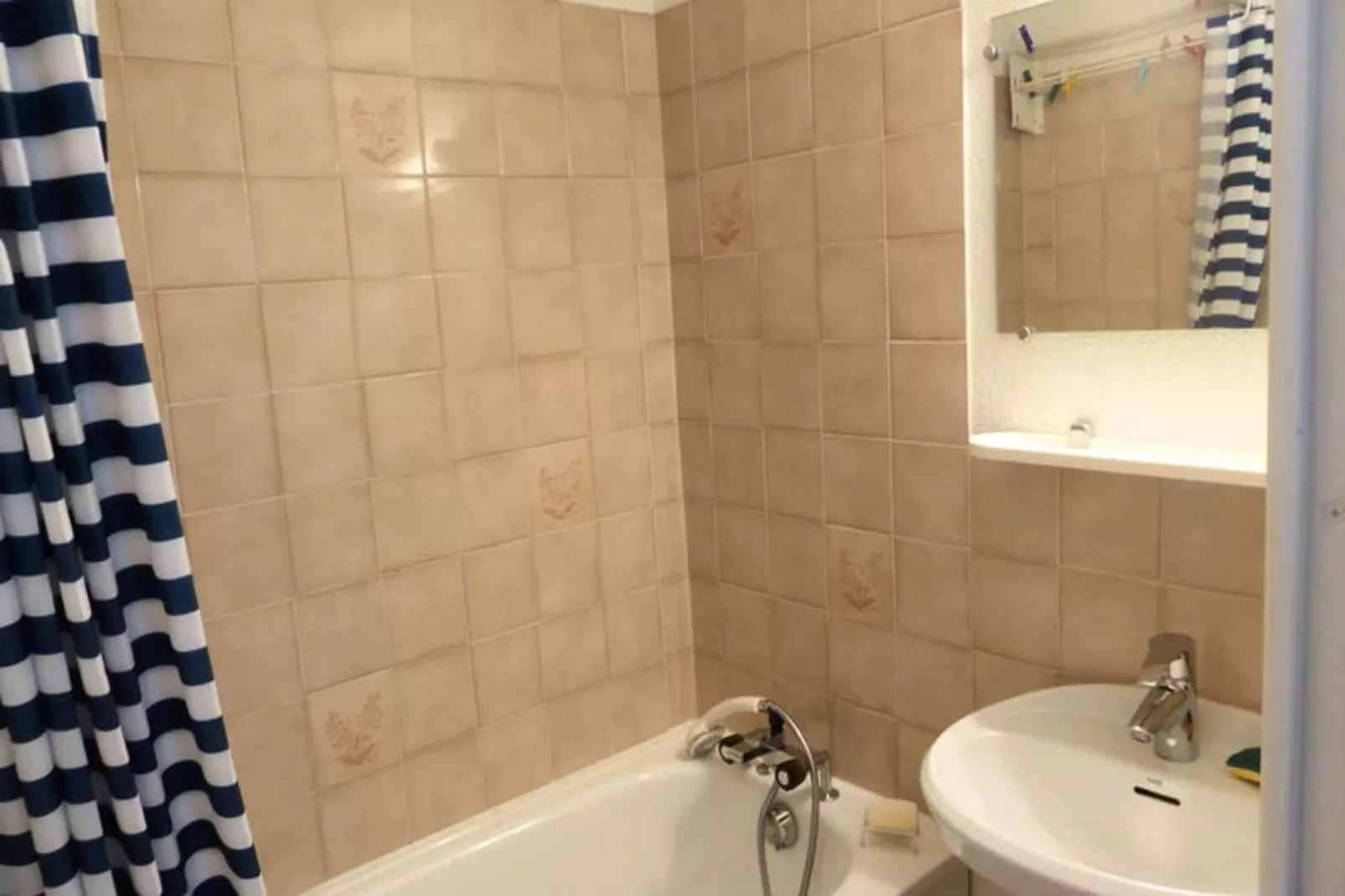 Résidence Borgia-Badkamer