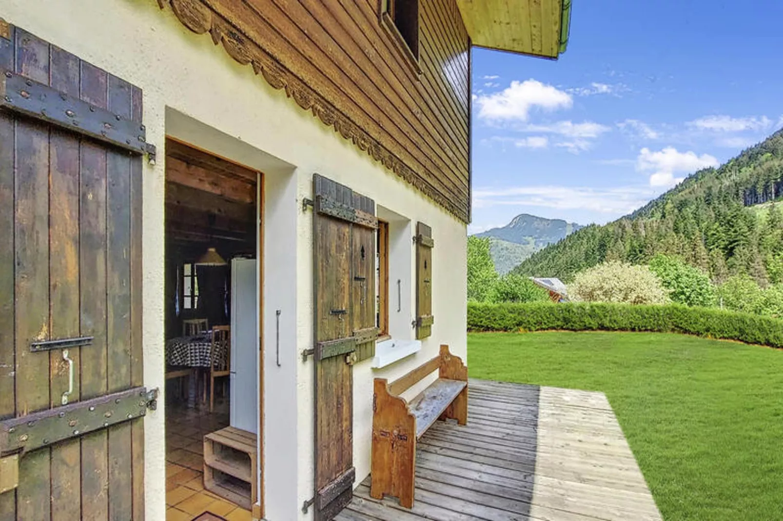 Chalets à Seytroux (Haute-Savoie)-Buitenkant zomer