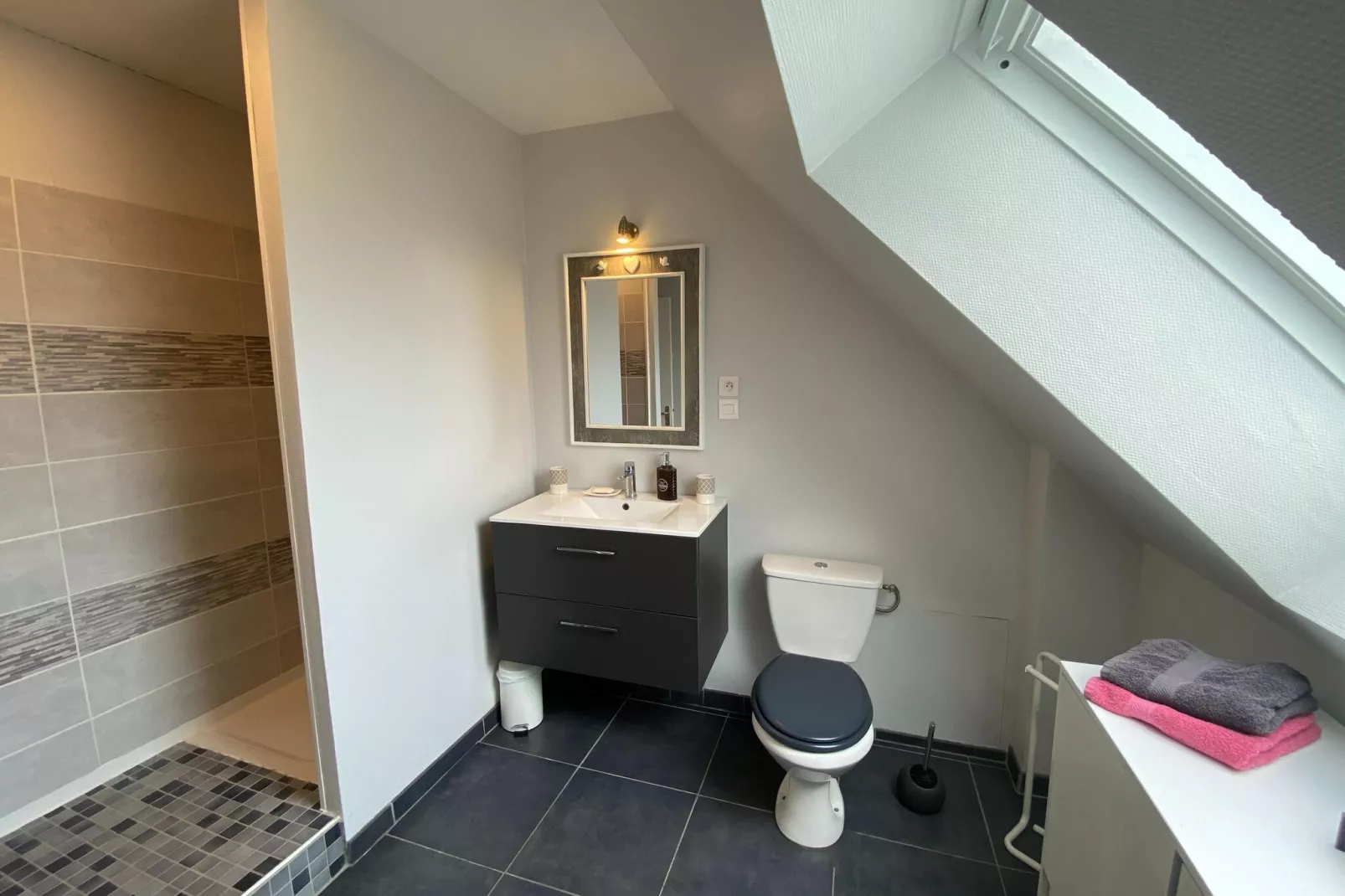 Holiday home Barneville-Carteret-Badkamer