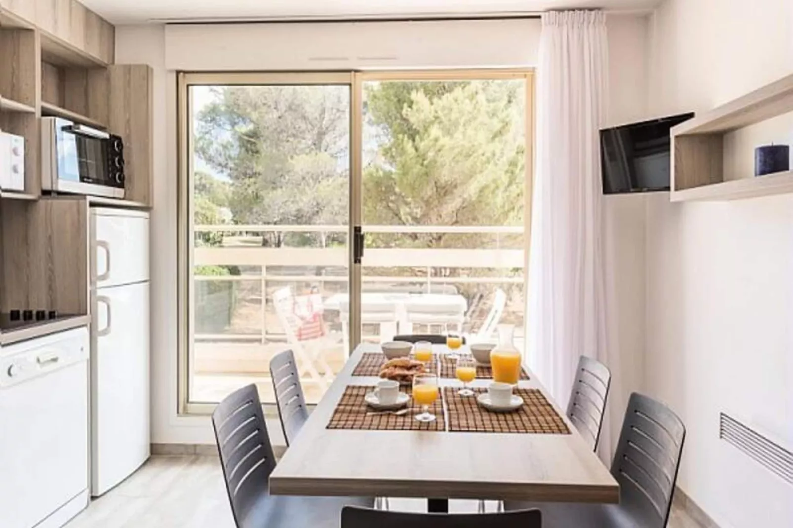 Résidence Pierre & Vacances La Corniche d'Or-Eetkamer